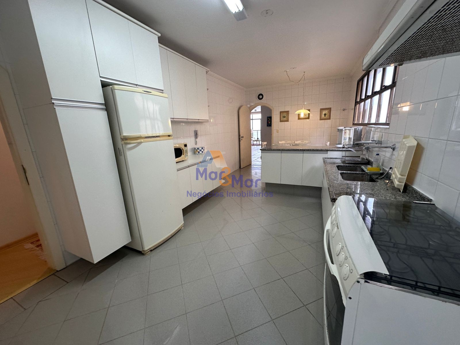 Apartamento Frente ao Mar nas Pitangueiras, Guarujá - SP