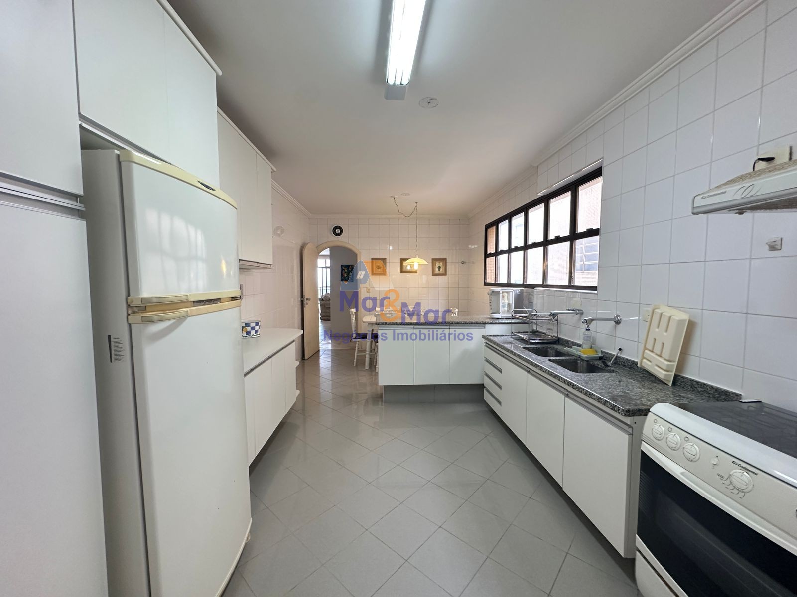 Apartamento Frente ao Mar nas Pitangueiras, Guarujá - SP