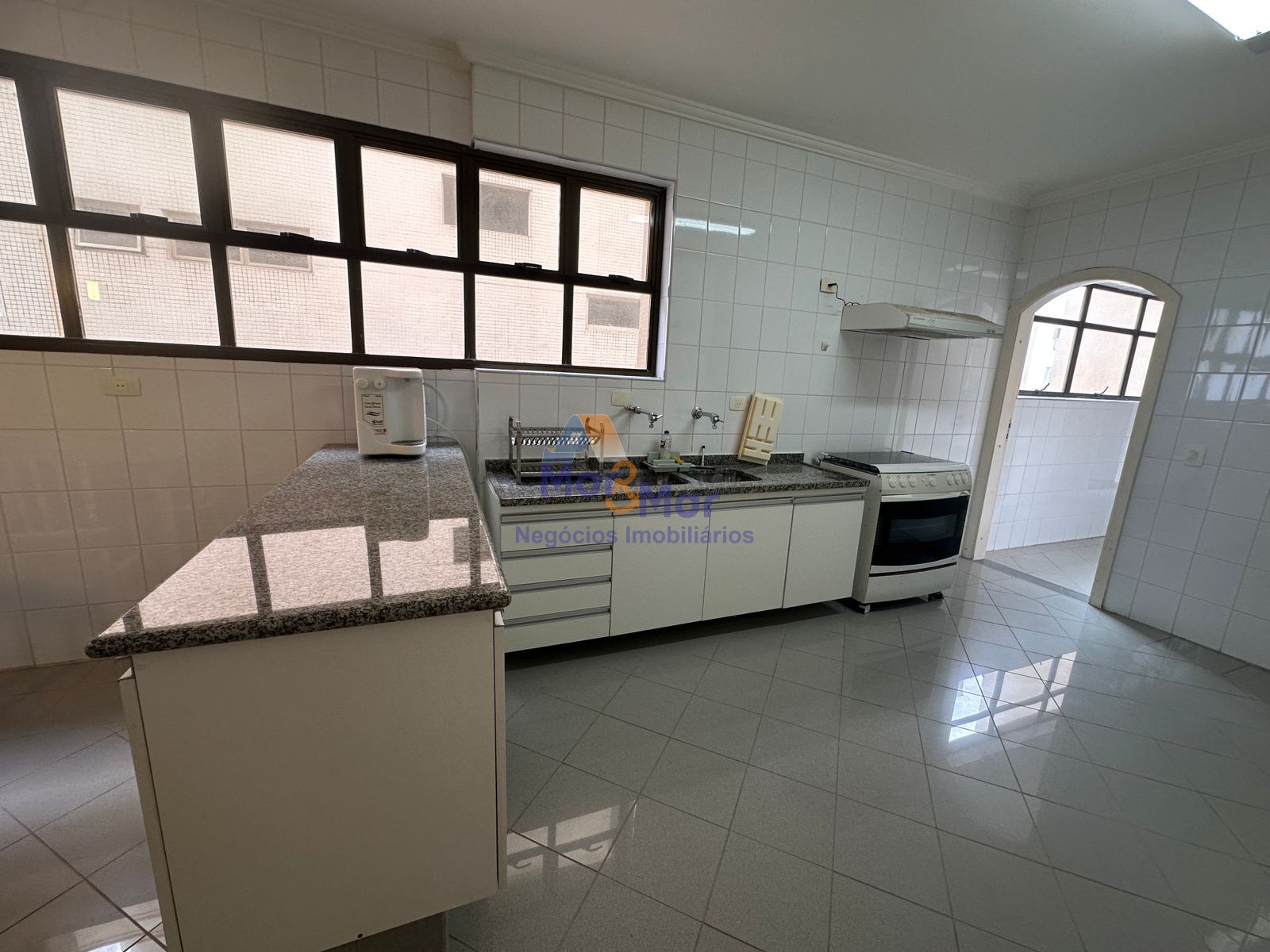 Apartamento Frente ao Mar nas Pitangueiras, Guarujá - SP