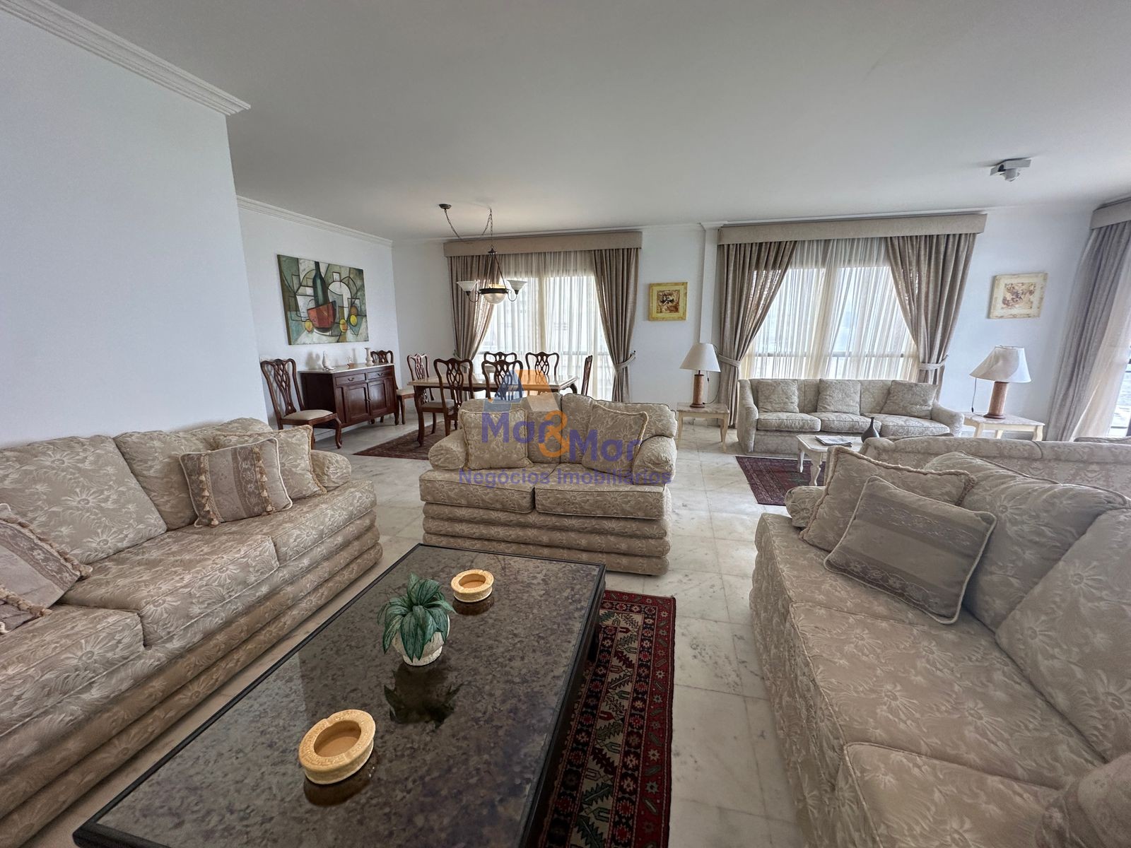 Apartamento Frente ao Mar nas Pitangueiras, Guarujá - SP