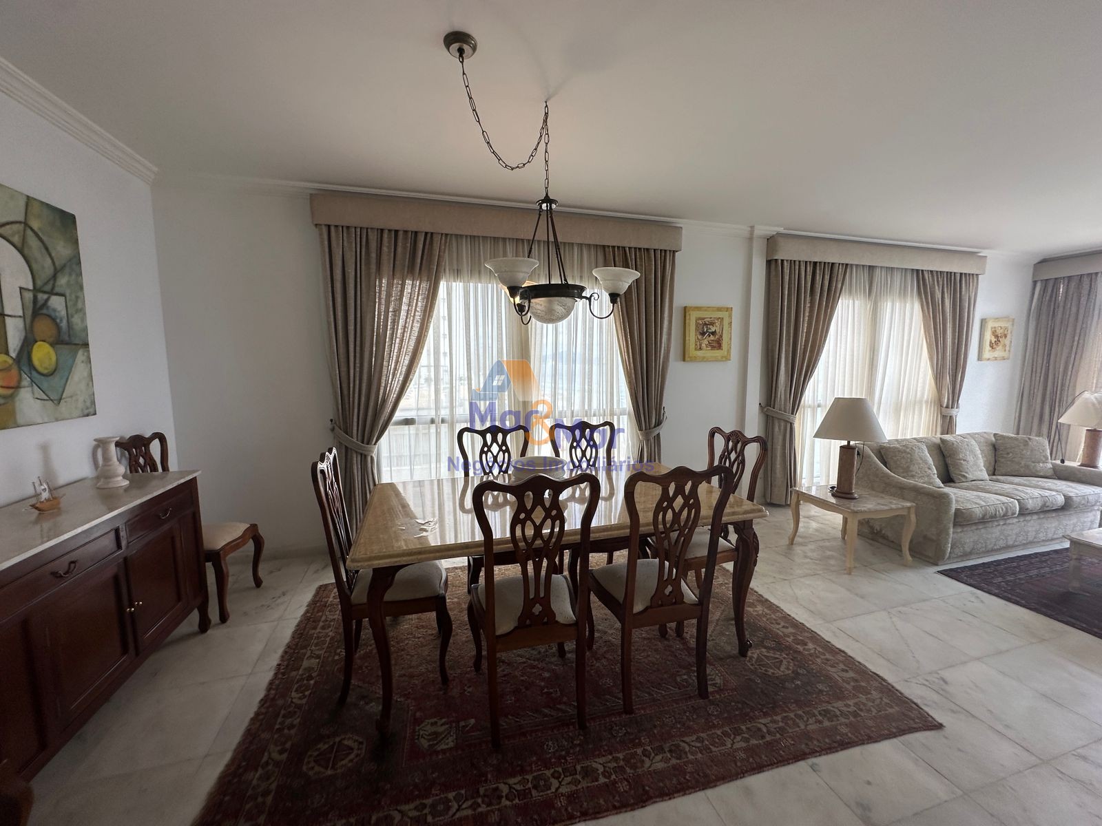 Apartamento Frente ao Mar nas Pitangueiras, Guarujá - SP