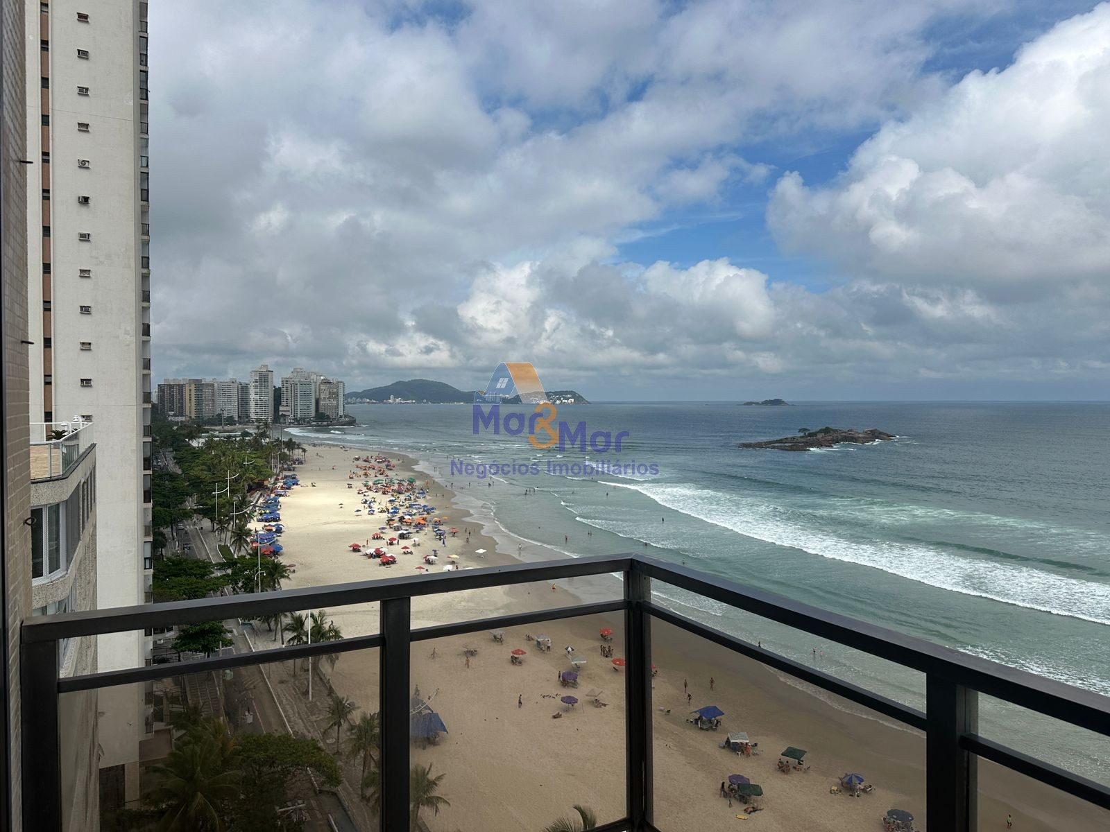 Apartamento Frente ao Mar nas Pitangueiras, Guarujá - SP