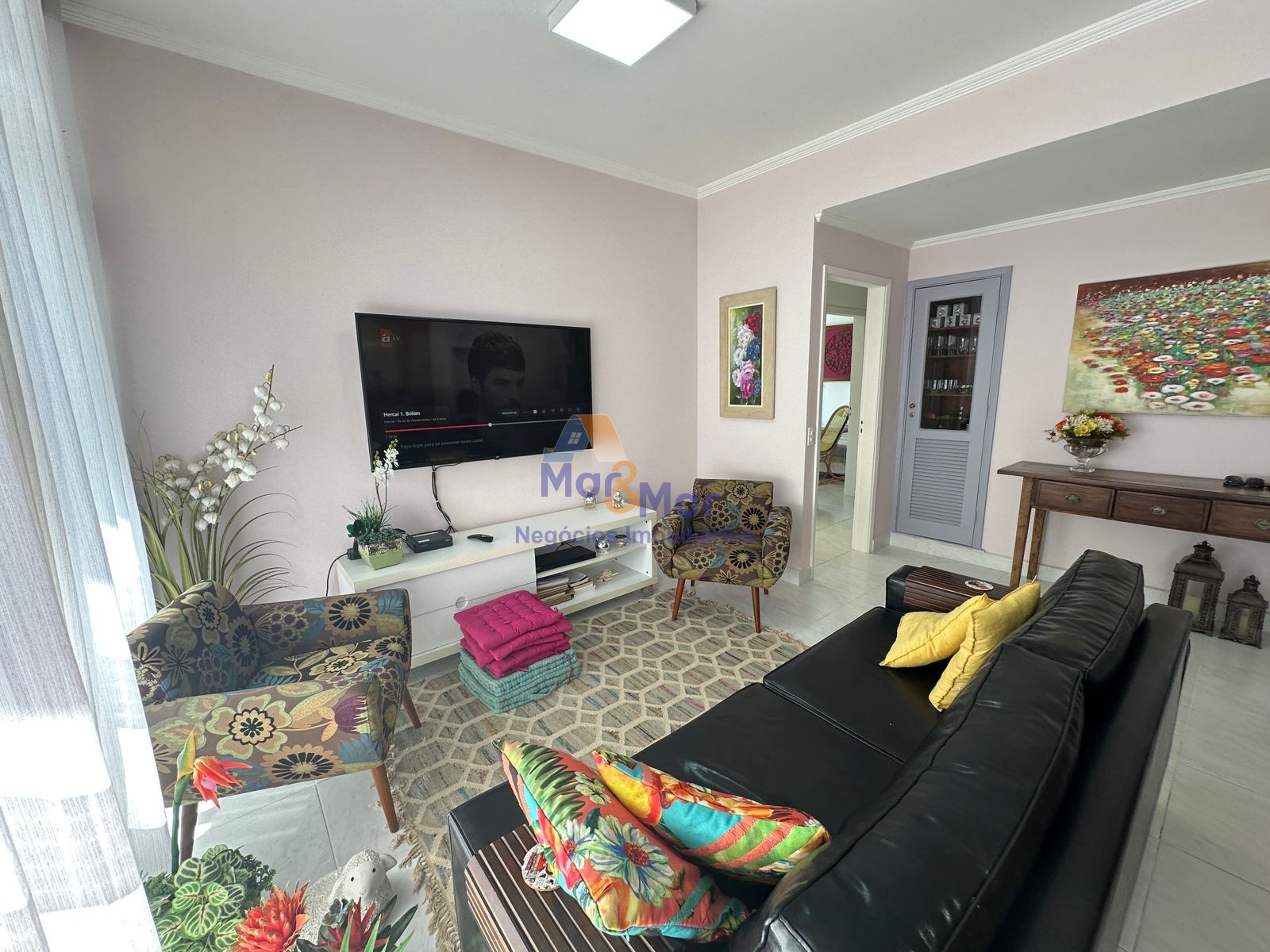 Apartamento na Praia das Pitangueiras, Guarujá - SP