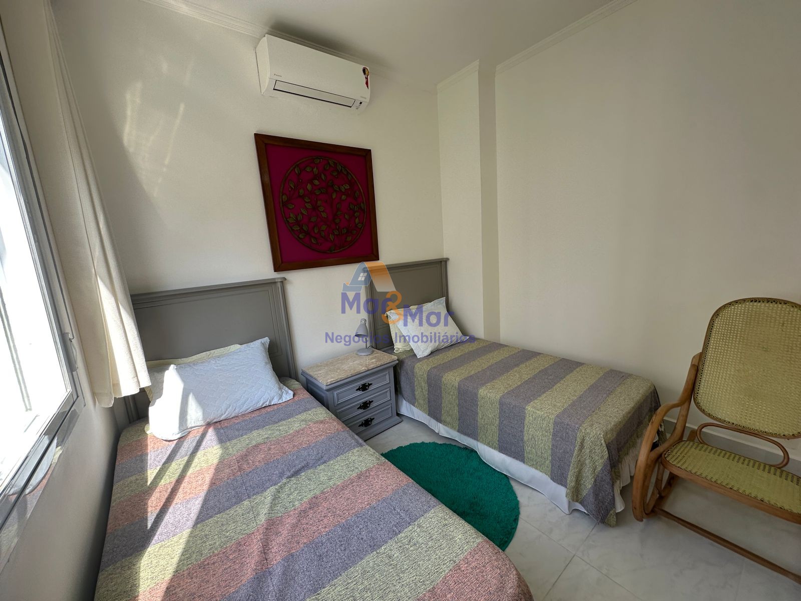 Apartamento na Praia das Pitangueiras, Guarujá - SP