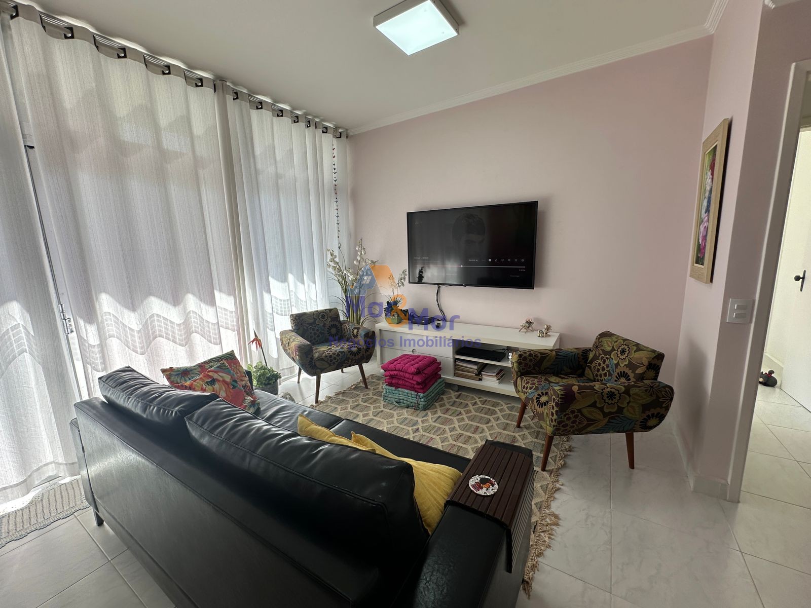 Apartamento na Praia das Pitangueiras, Guarujá - SP