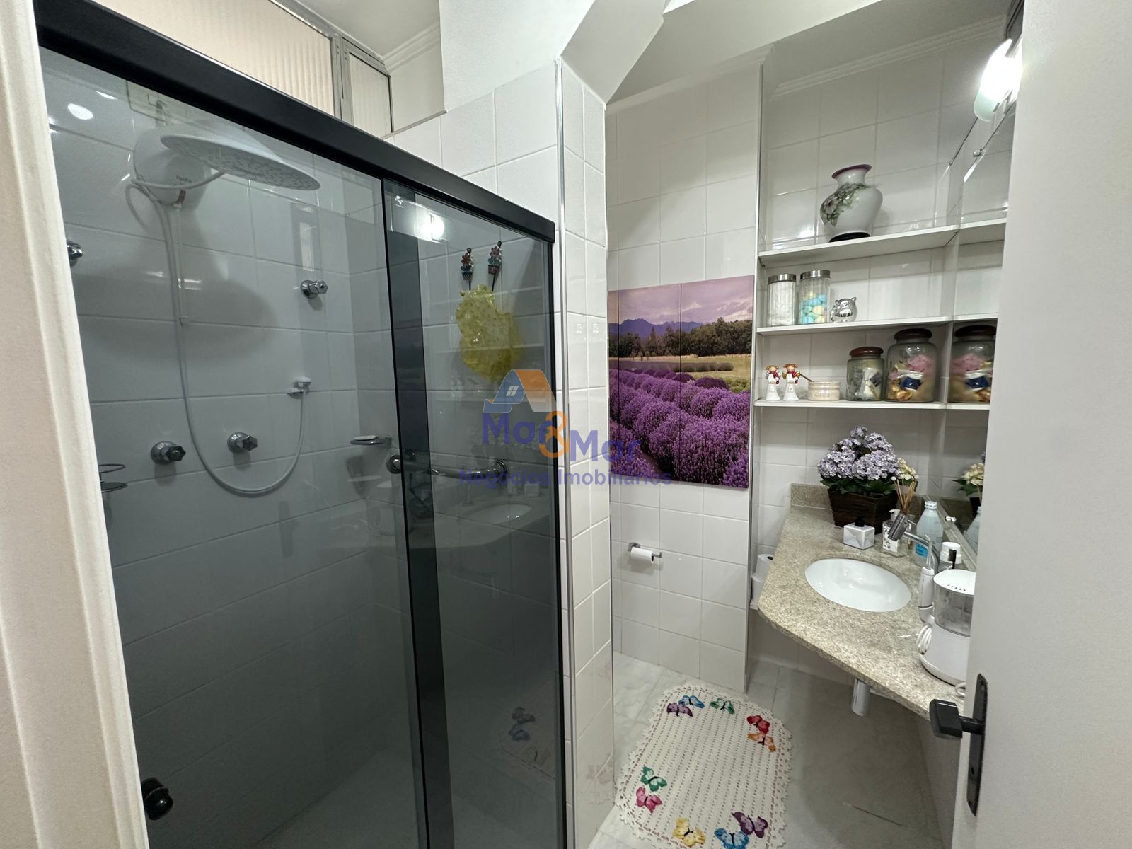 Apartamento na Praia das Pitangueiras, Guarujá - SP