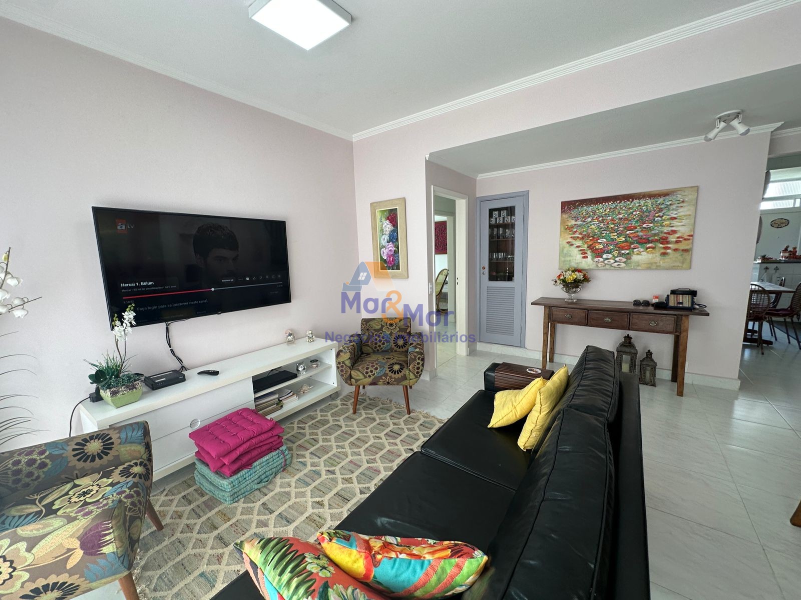 Apartamento na Praia das Pitangueiras, Guarujá - SP