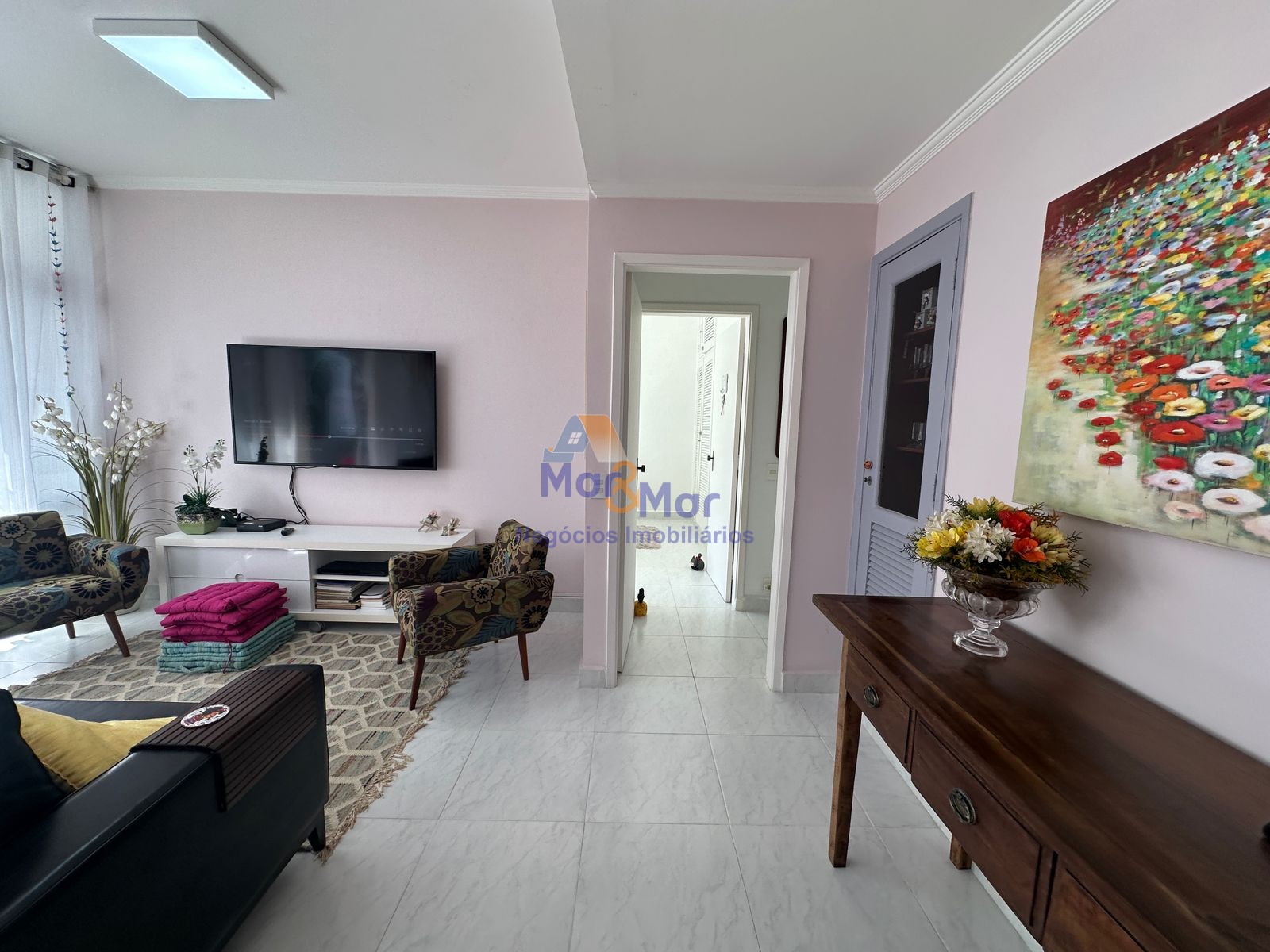 Apartamento na Praia das Pitangueiras, Guarujá - SP