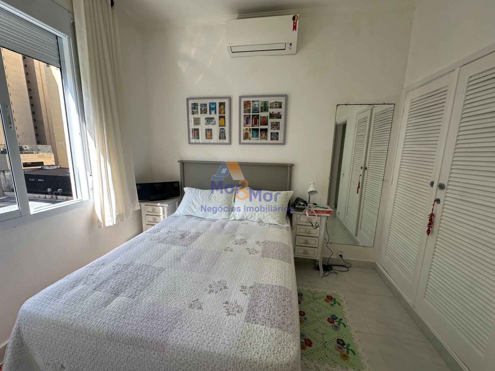 Apartamento na Praia das Pitangueiras, Guarujá - SP