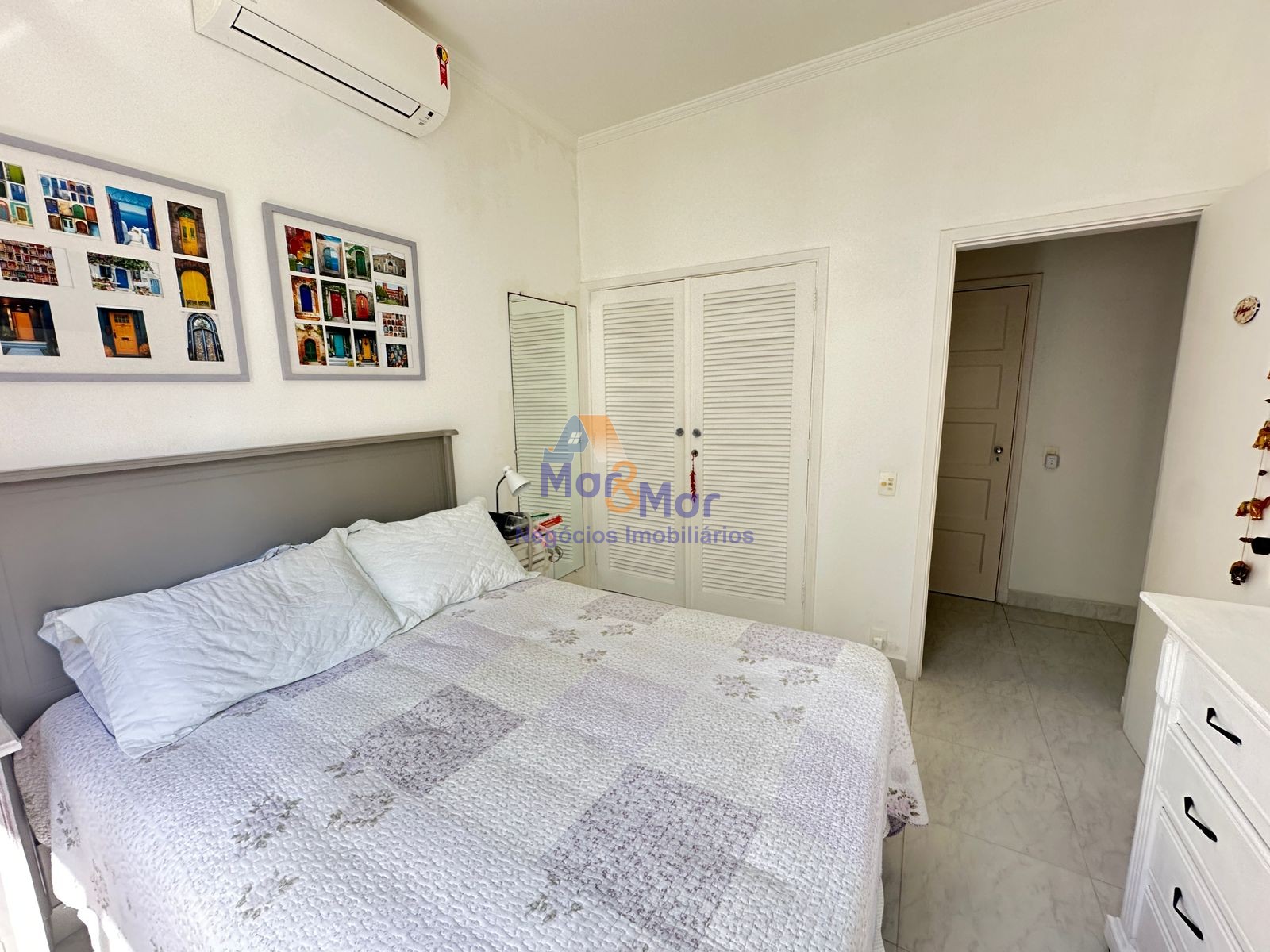 Apartamento na Praia das Pitangueiras, Guarujá - SP