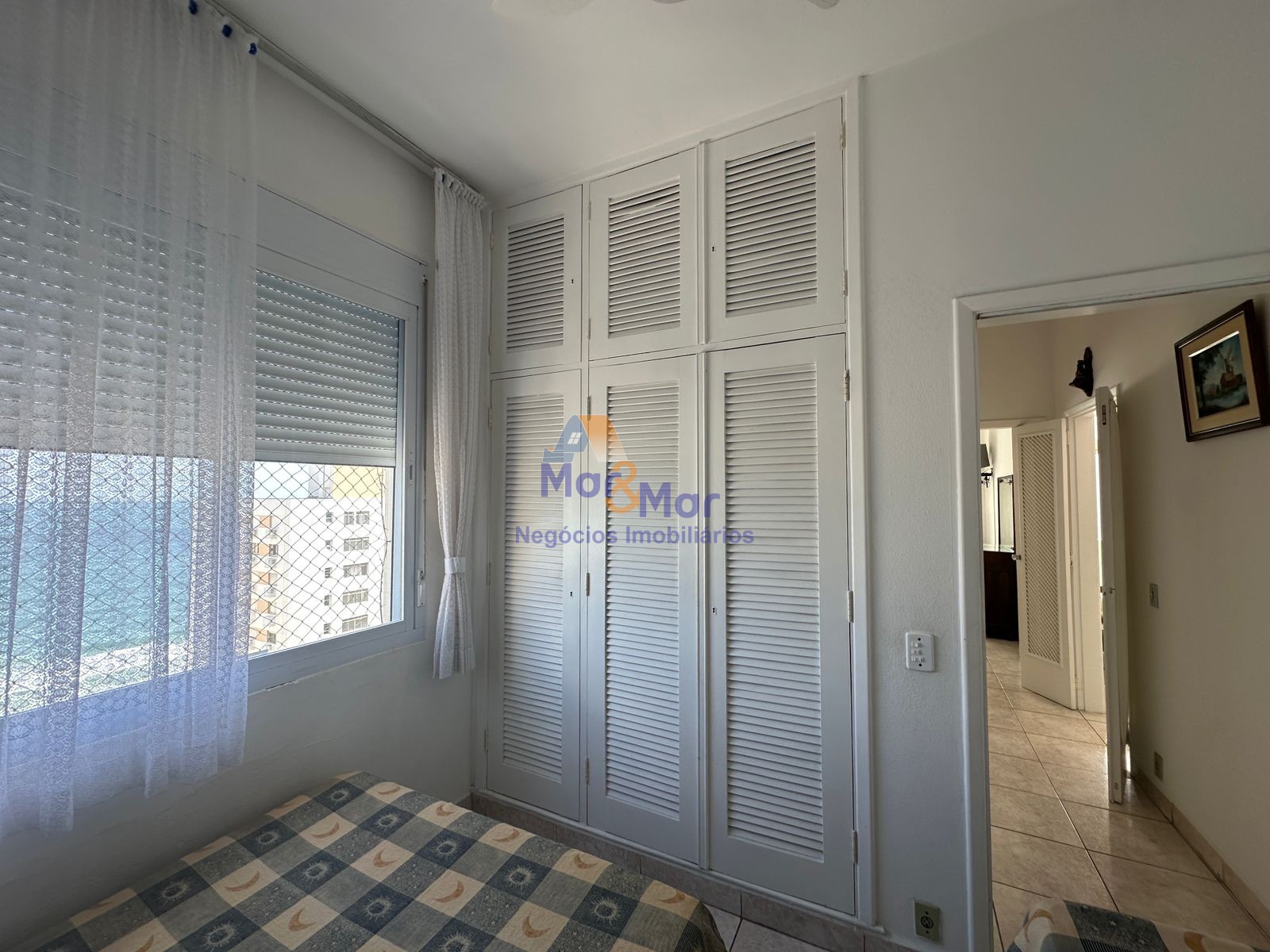 Apartamento na Praia das Pitangueiras, Guarujá - SP