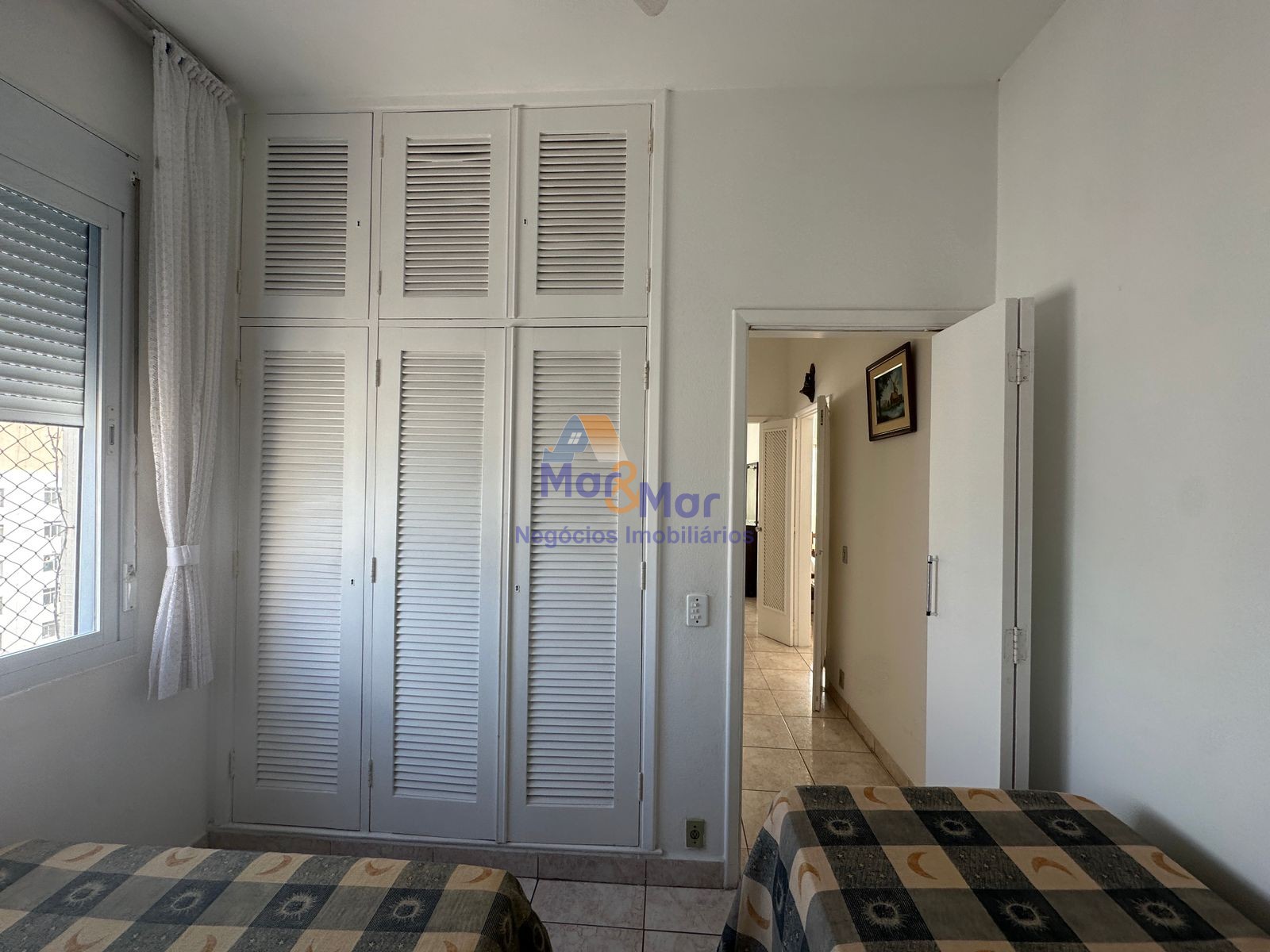 Apartamento na Praia das Pitangueiras, Guarujá - SP