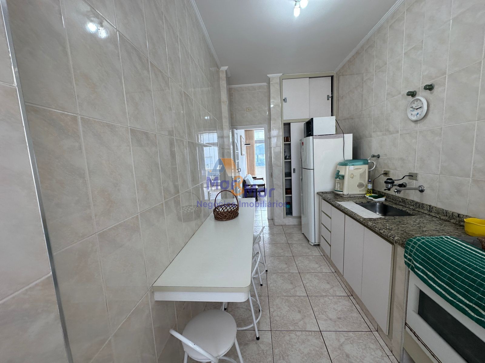 Apartamento na Praia das Pitangueiras, Guarujá - SP