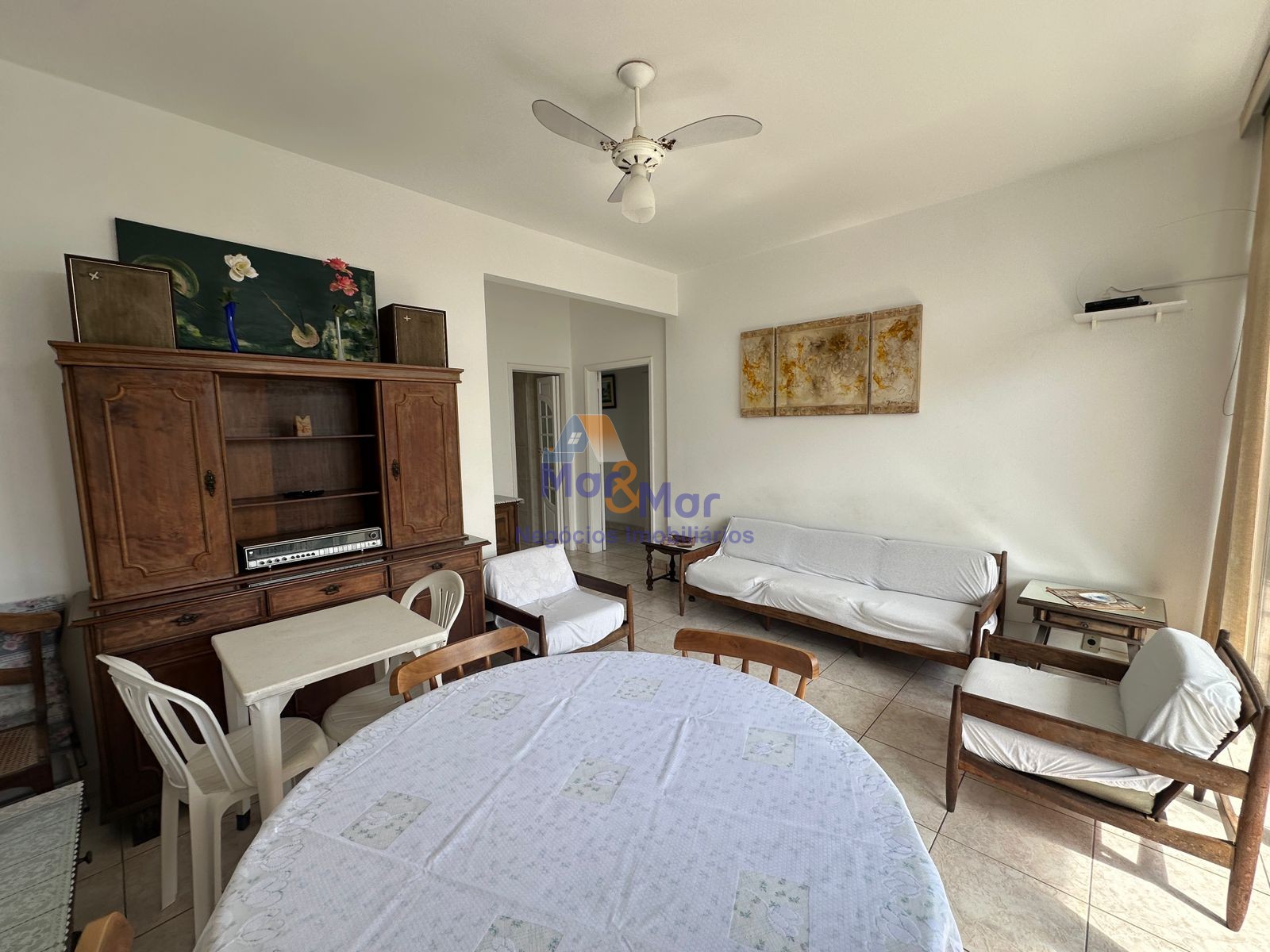 Apartamento na Praia das Pitangueiras, Guarujá - SP
