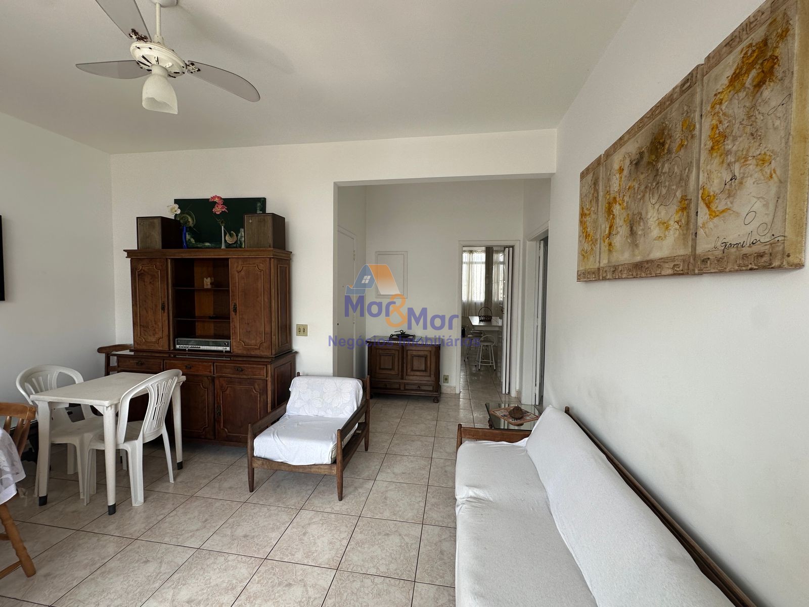 Apartamento na Praia das Pitangueiras, Guarujá - SP