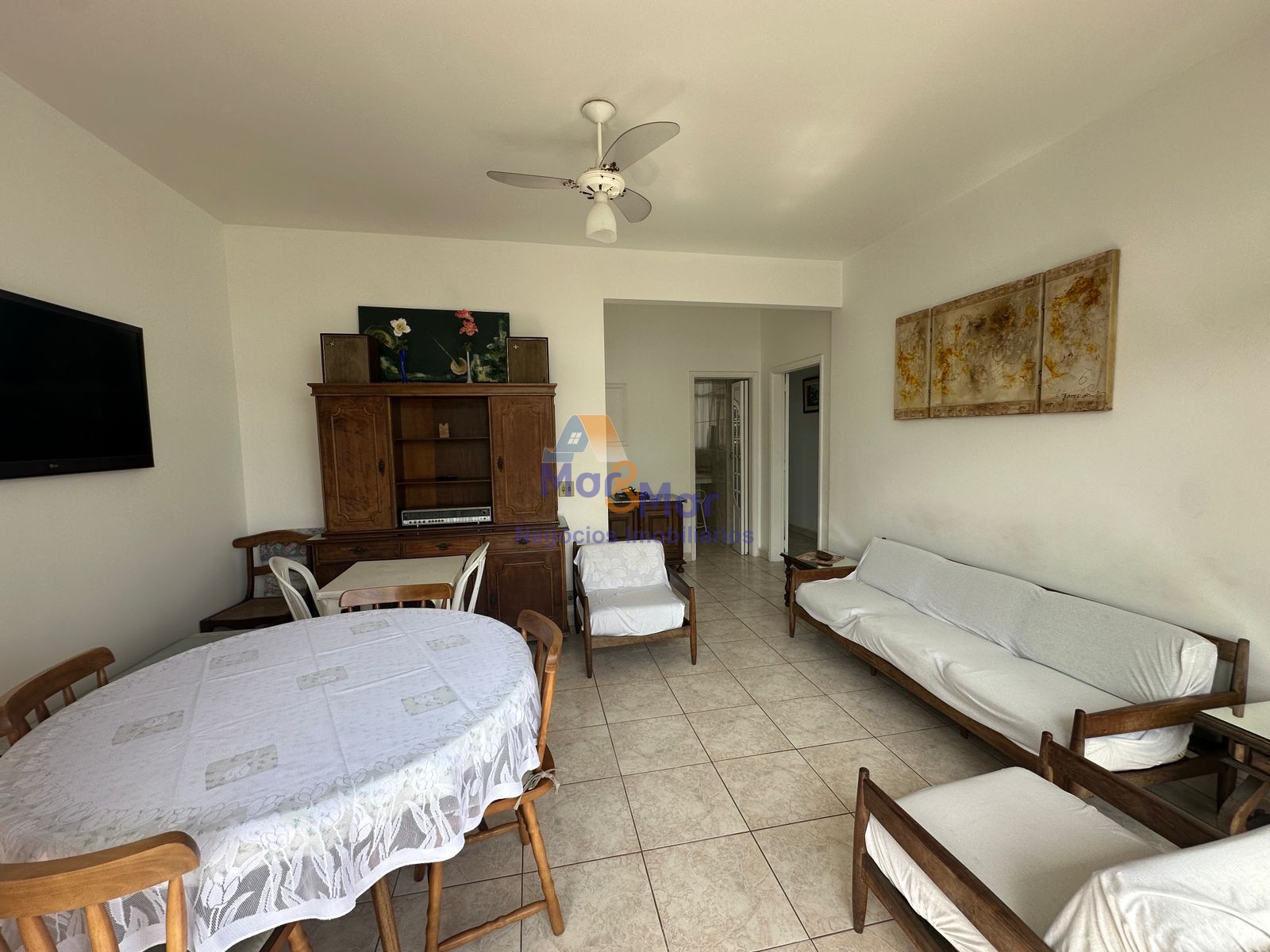 Apartamento na Praia das Pitangueiras, Guarujá - SP