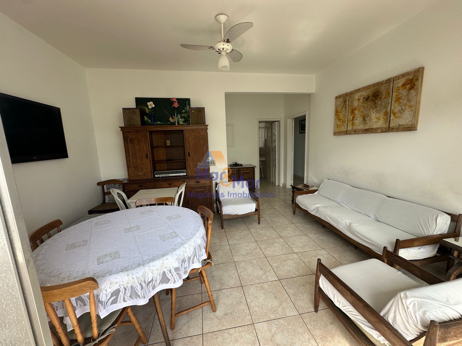 Apartamento na Praia das Pitangueiras, Guarujá - SP