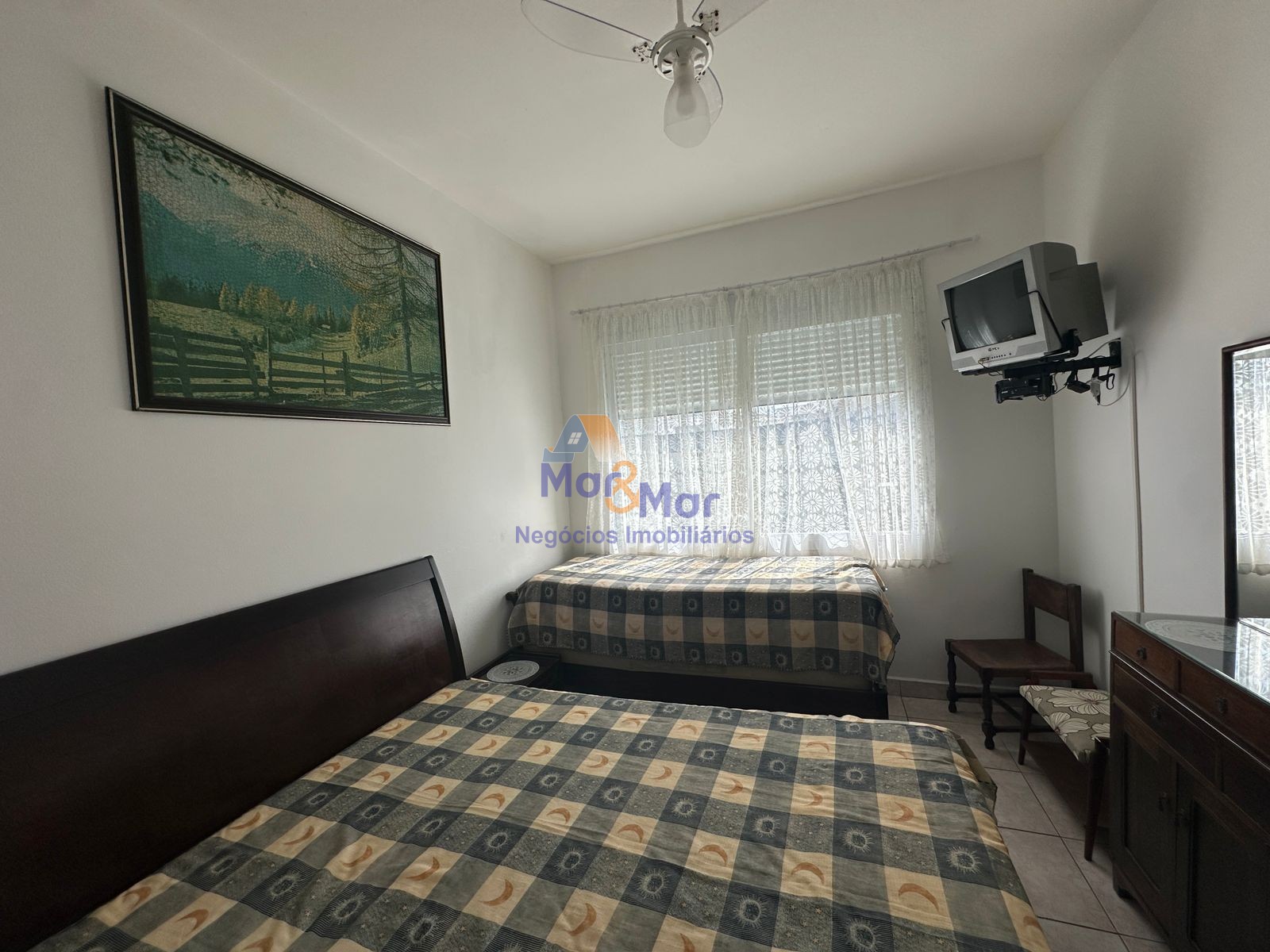 Apartamento na Praia das Pitangueiras, Guarujá - SP