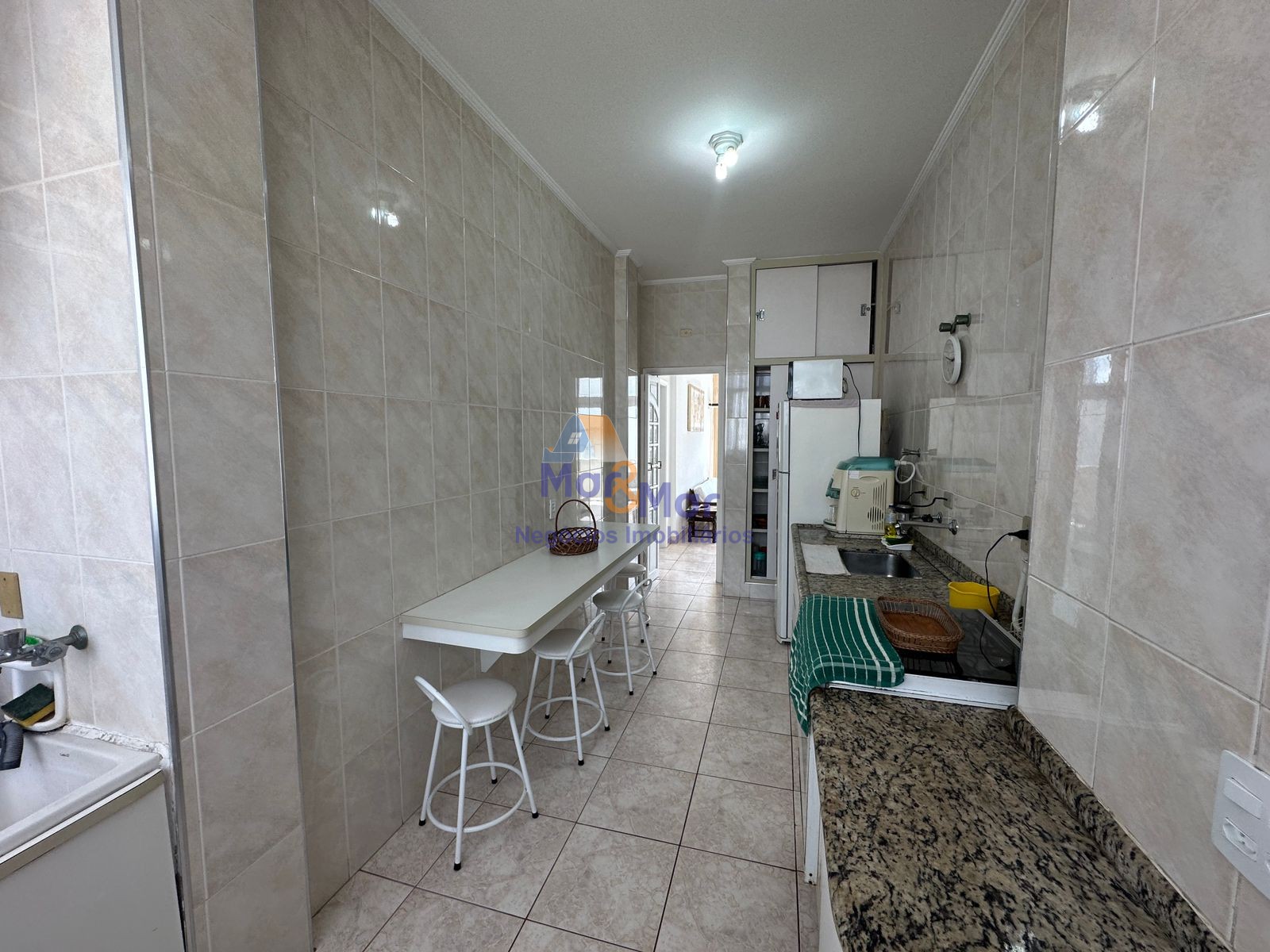 Apartamento na Praia das Pitangueiras, Guarujá - SP
