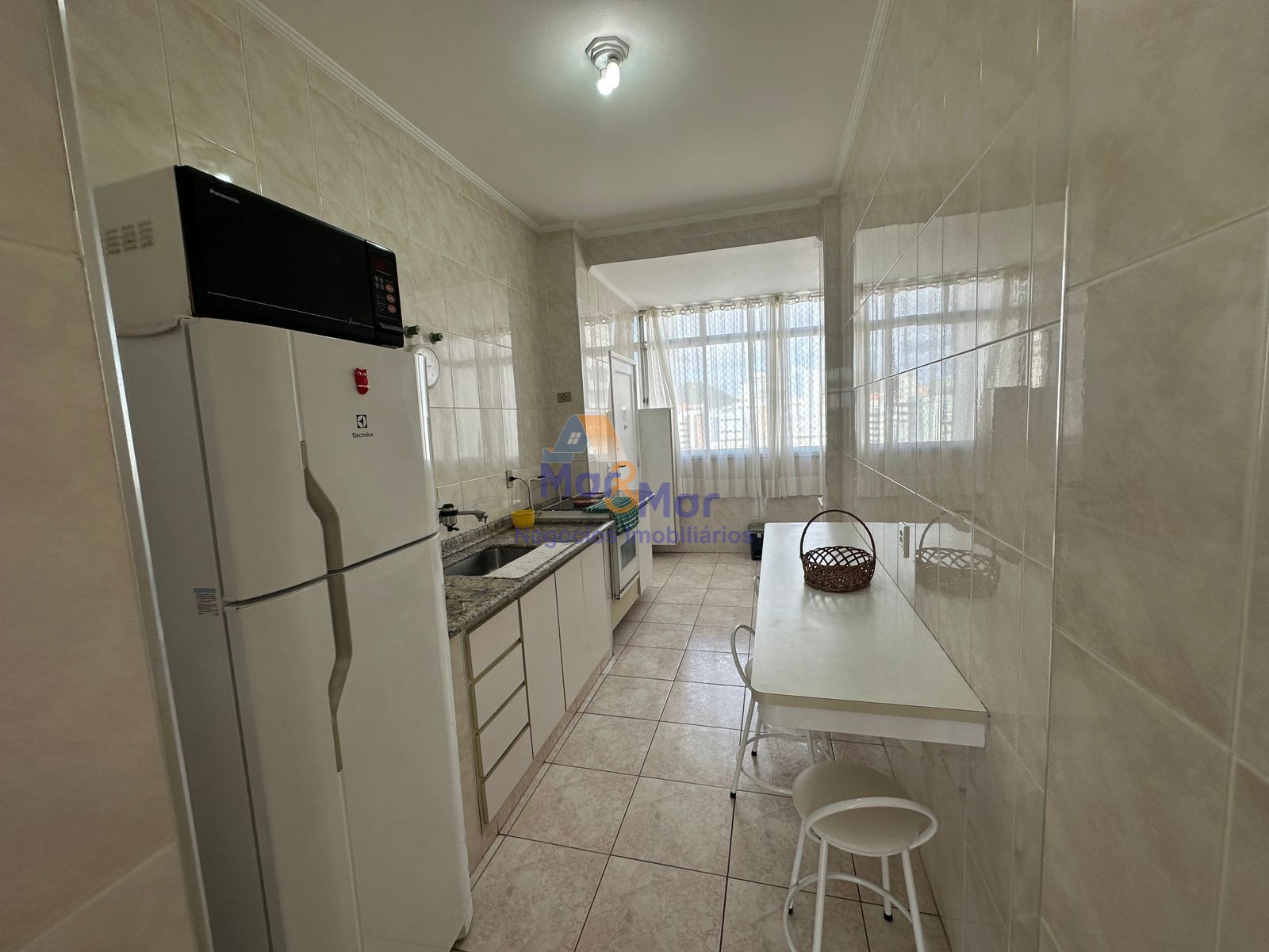 Apartamento na Praia das Pitangueiras, Guarujá - SP