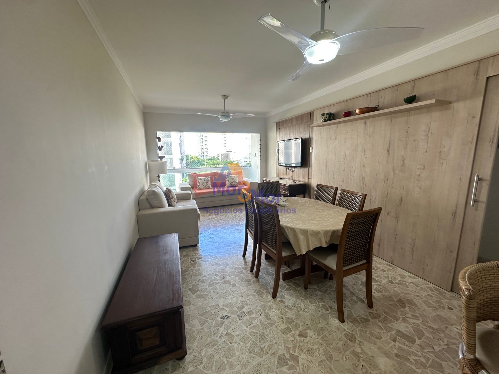 Apartamento na Praia das Pitangueiras, Guarujá - SP