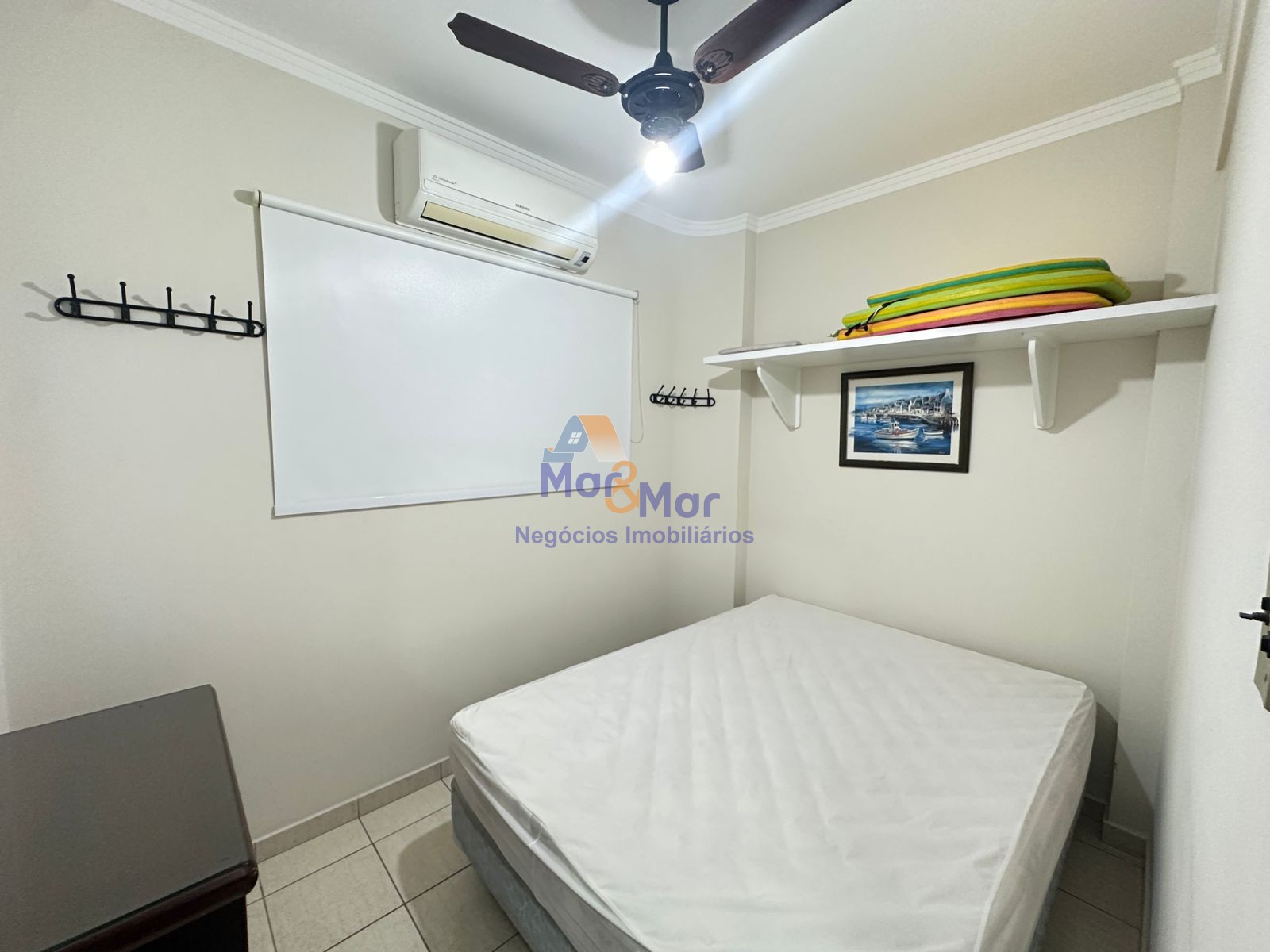 Apartamento na Praia das Pitangueiras, Guarujá - SP