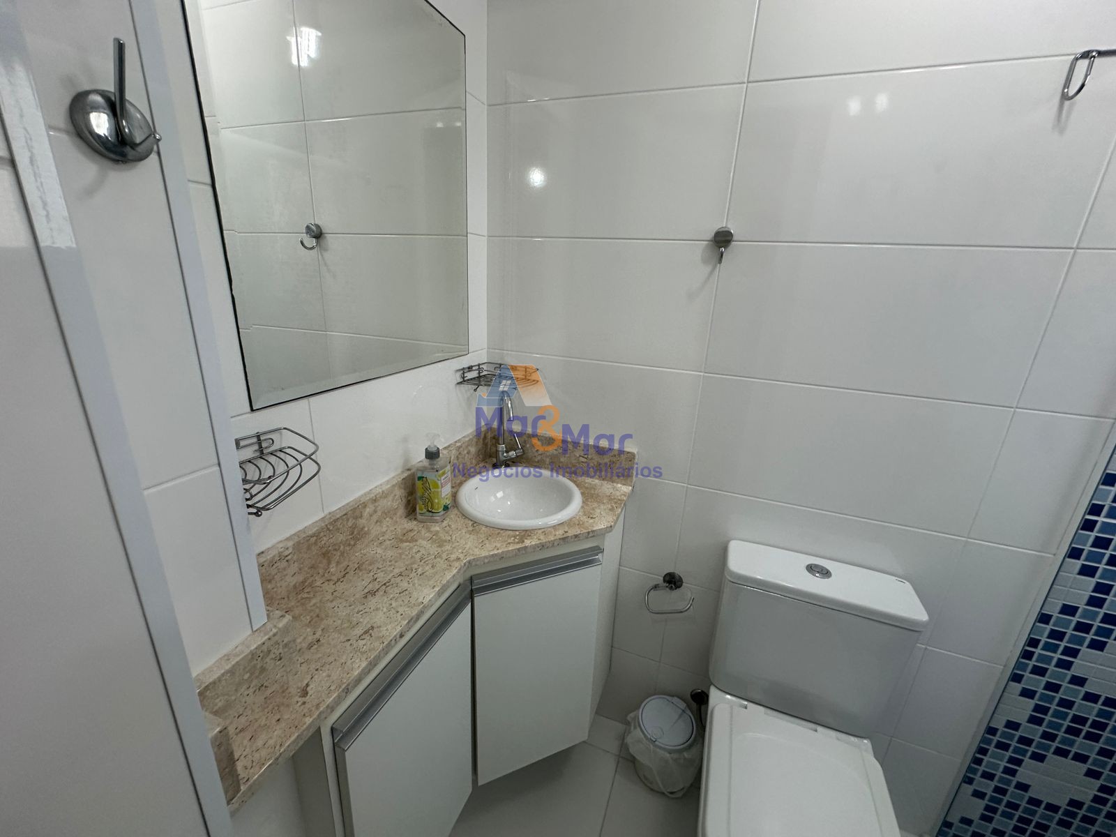 Apartamento na Praia das Pitangueiras, Guarujá - SP