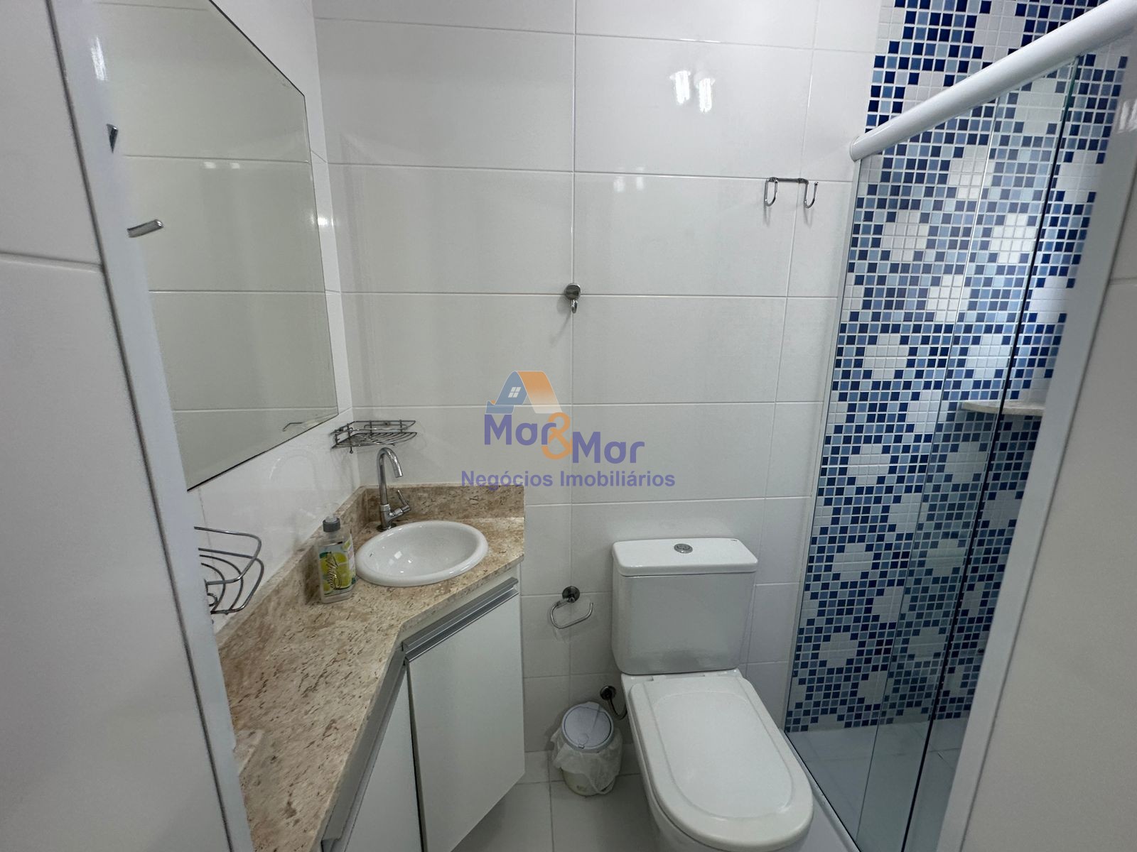 Apartamento na Praia das Pitangueiras, Guarujá - SP