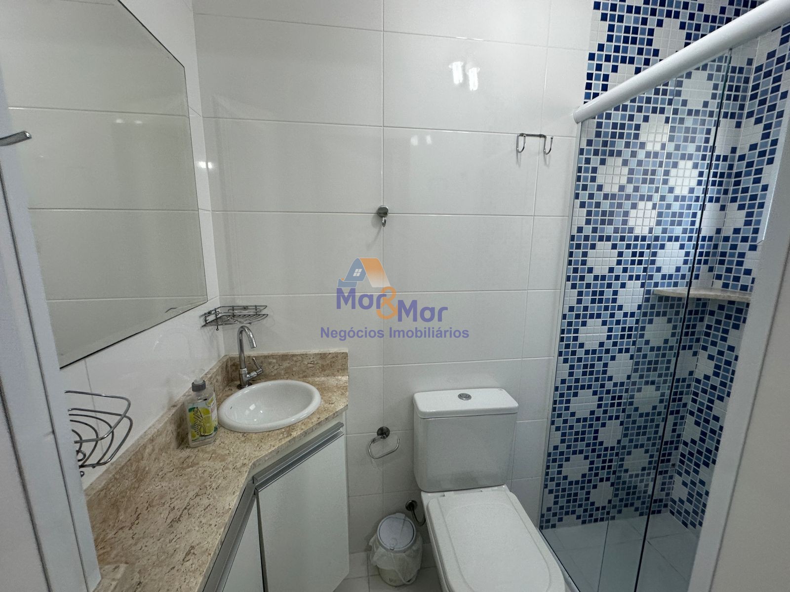 Apartamento na Praia das Pitangueiras, Guarujá - SP