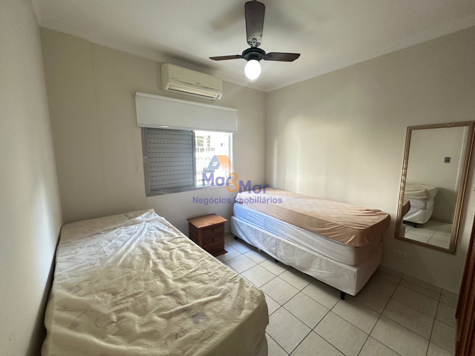 Apartamento na Praia das Pitangueiras, Guarujá - SP