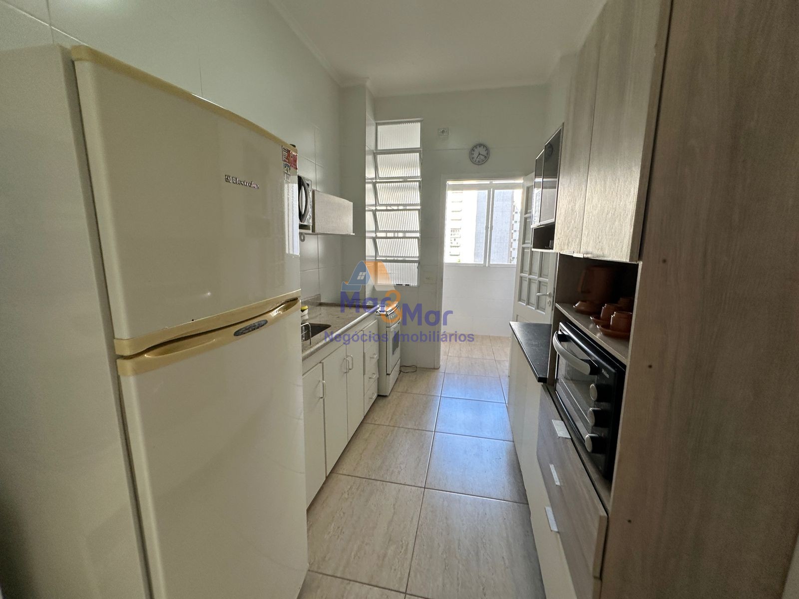 Apartamento na Praia das Pitangueiras, Guarujá - SP