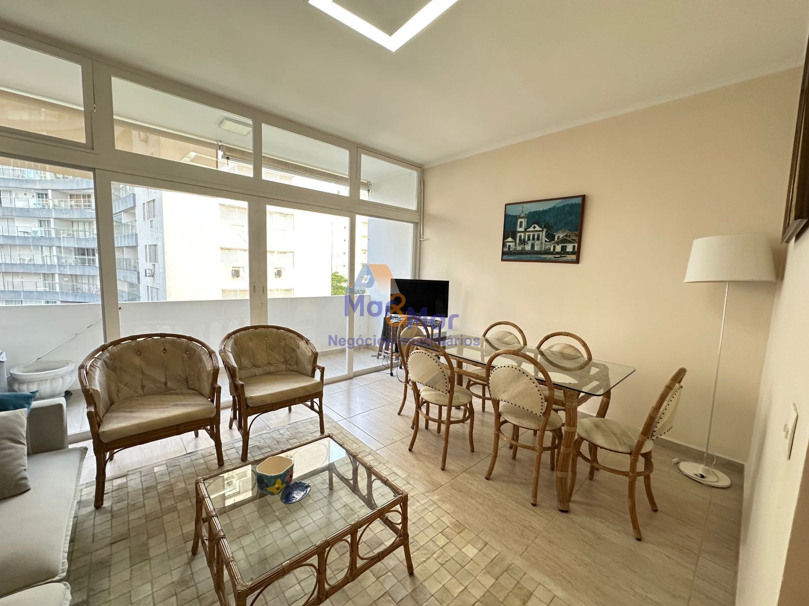 Apartamento na Praia das Pitangueiras, Guarujá - SP