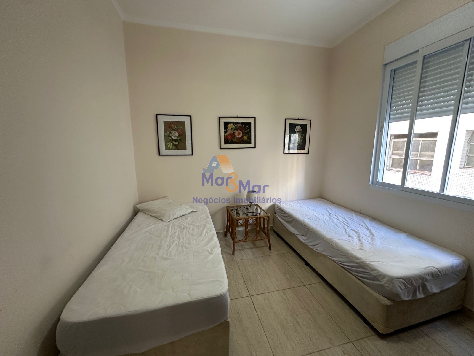 Apartamento na Praia das Pitangueiras, Guarujá - SP