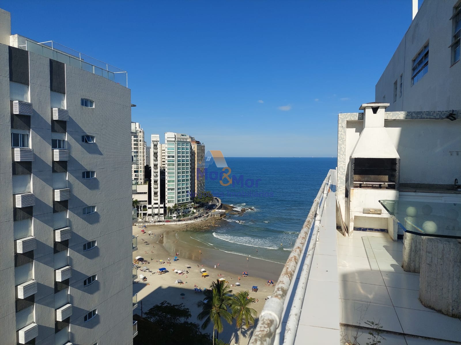 Cobertura Duplex localizada na praia da Pitangueiras!