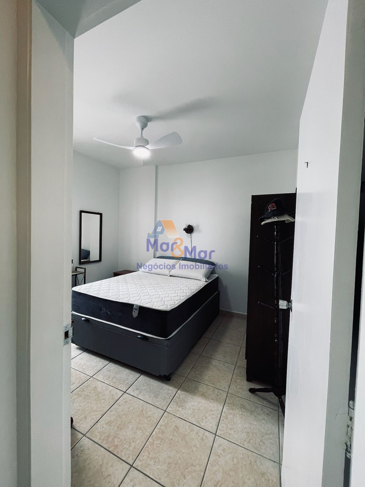 Apartamento na Praia das Pitangueiras, Guarujá - SP