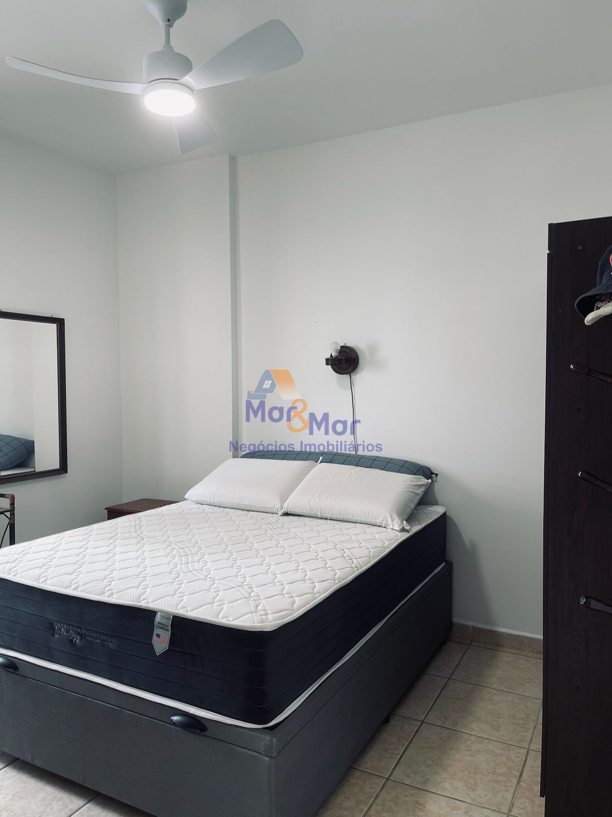 Apartamento na Praia das Pitangueiras, Guarujá - SP