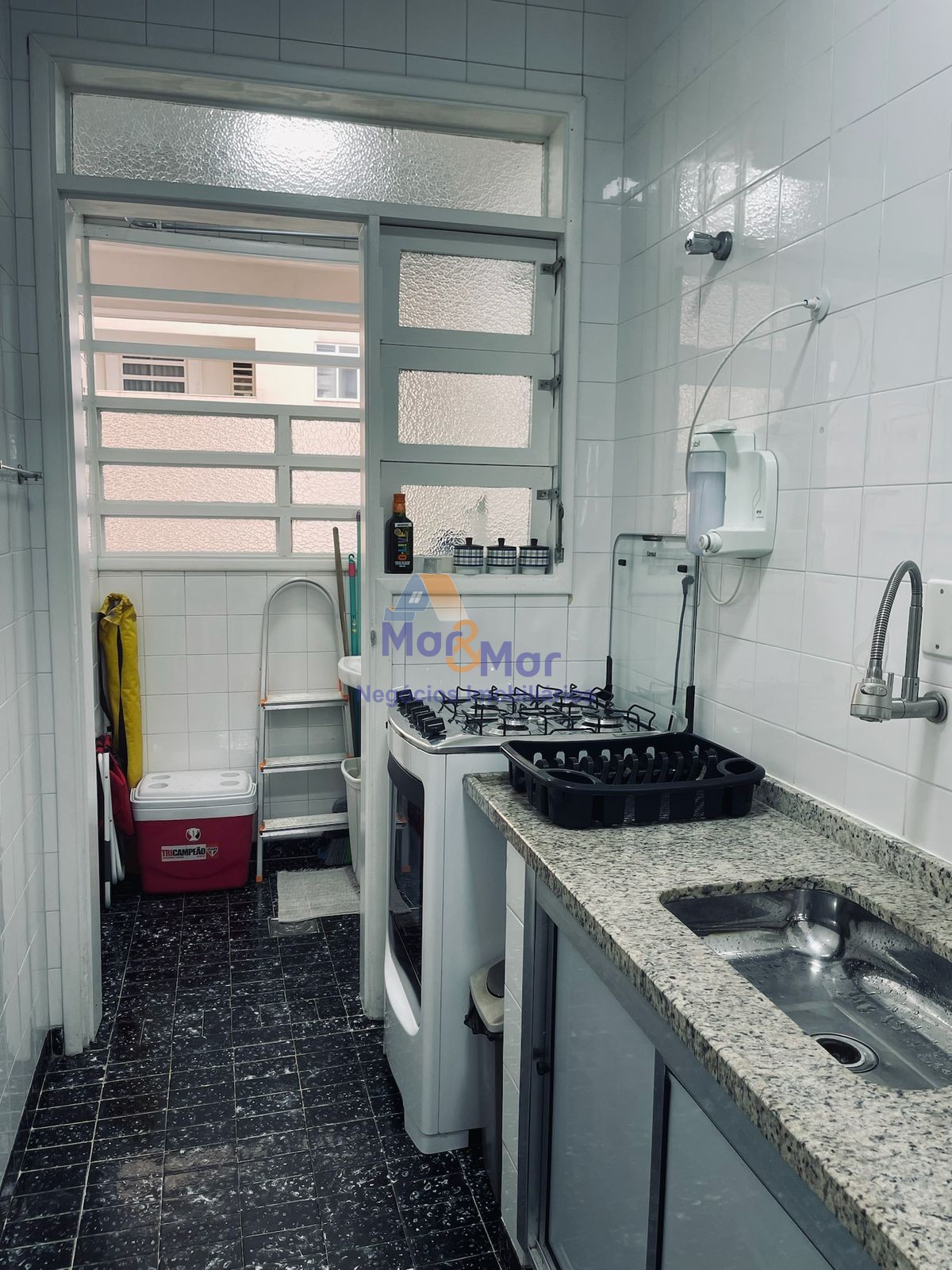 Apartamento na Praia das Pitangueiras, Guarujá - SP