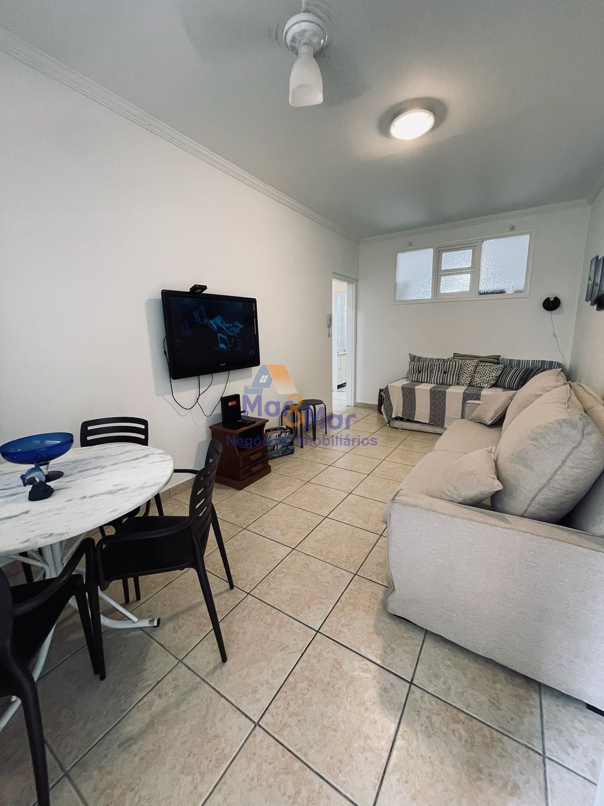 Apartamento na Praia das Pitangueiras, Guarujá - SP