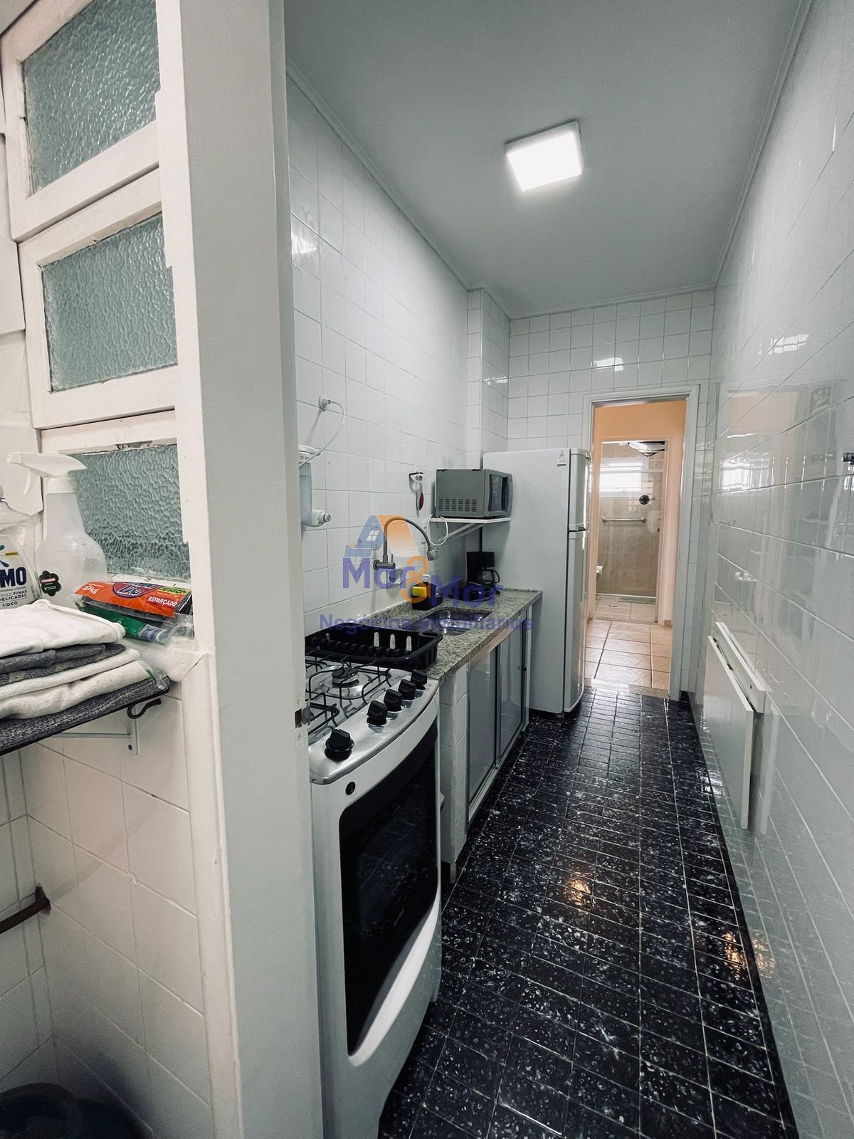 Apartamento na Praia das Pitangueiras, Guarujá - SP