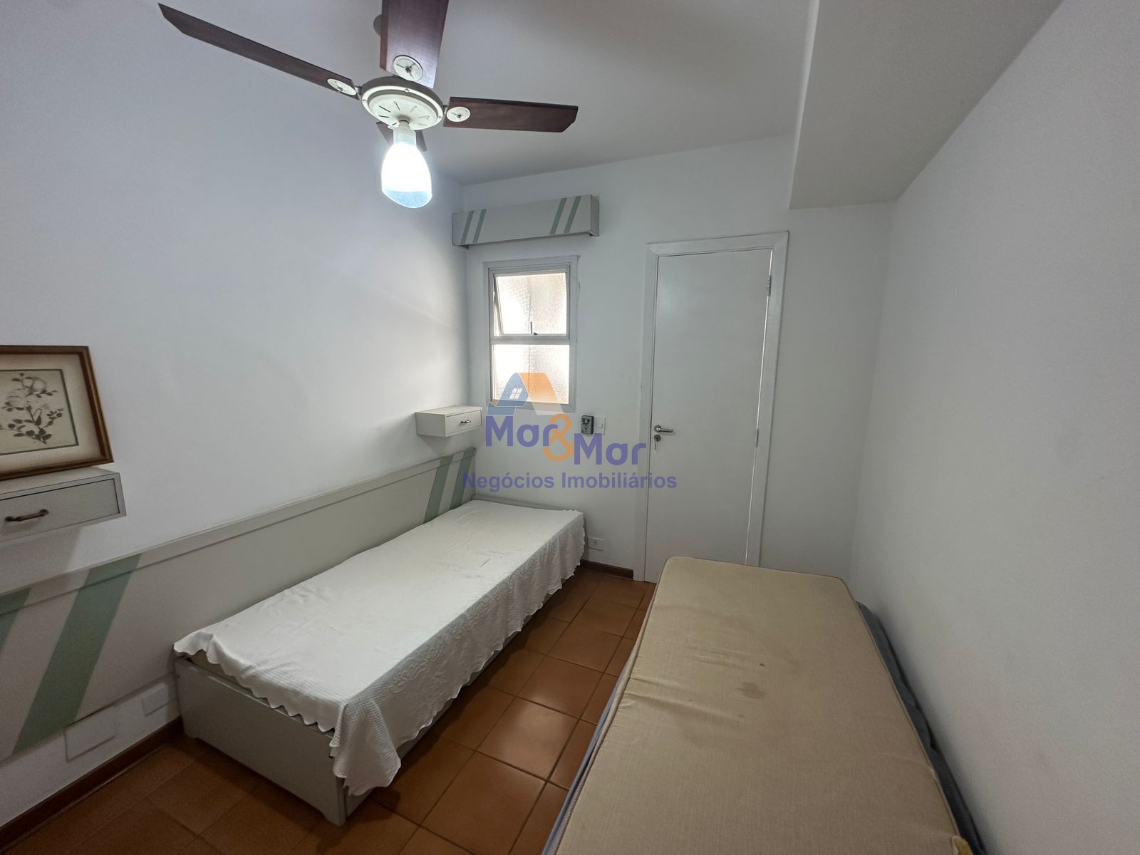 Apartamento na Praia das Pitangueiras, Guarujá - SP