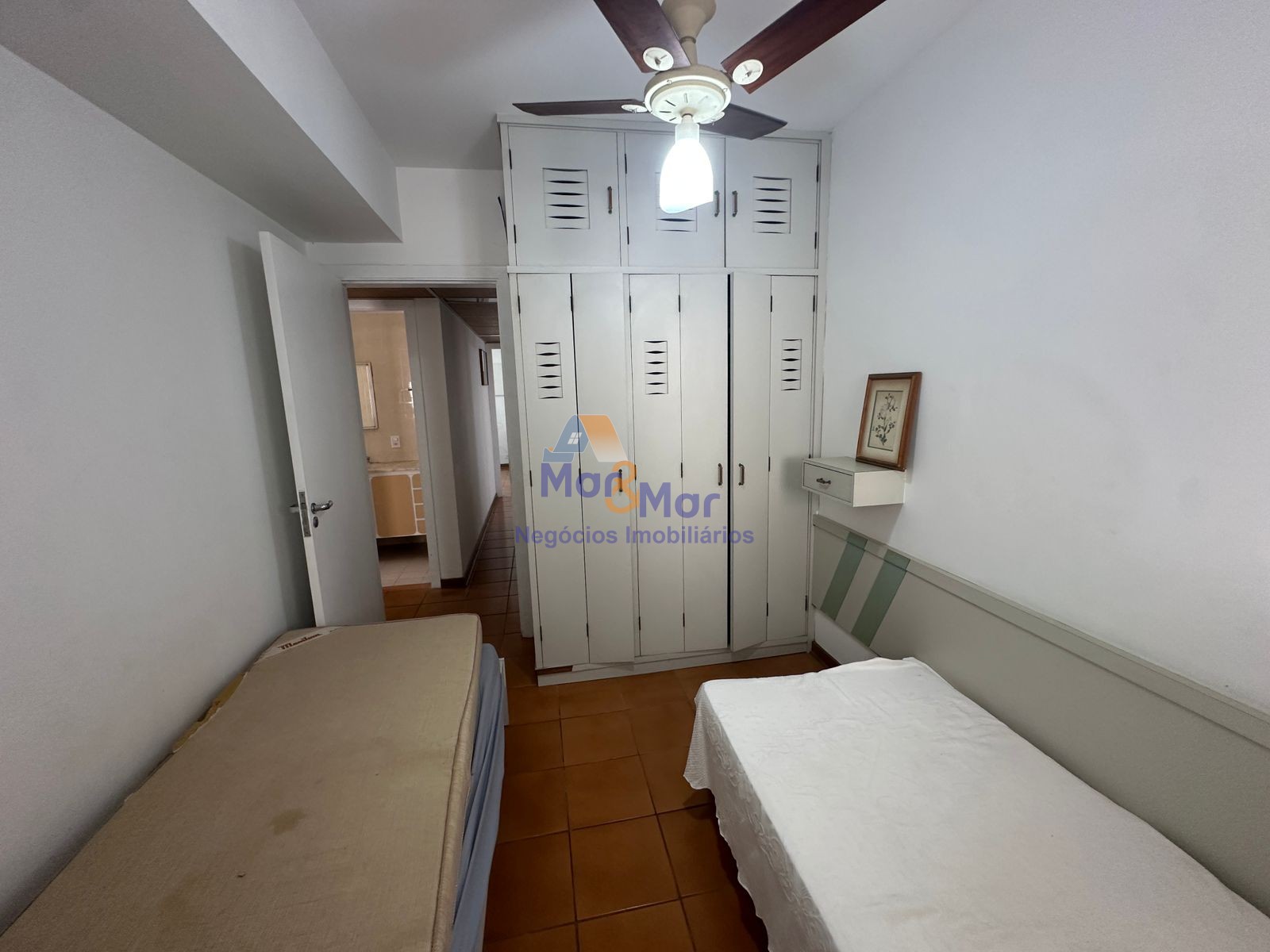 Apartamento na Praia das Pitangueiras, Guarujá - SP