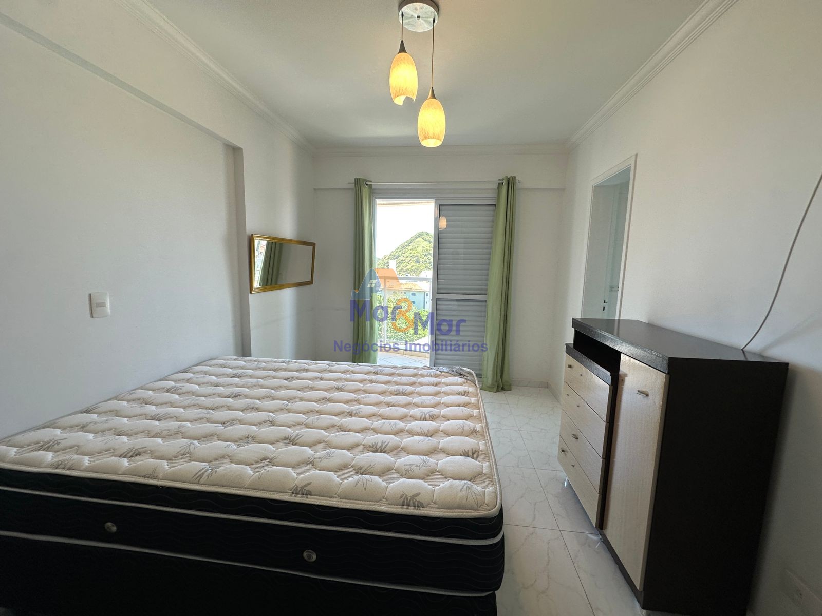 Apartamento na Praia das Astúrias, Guarujá - SP