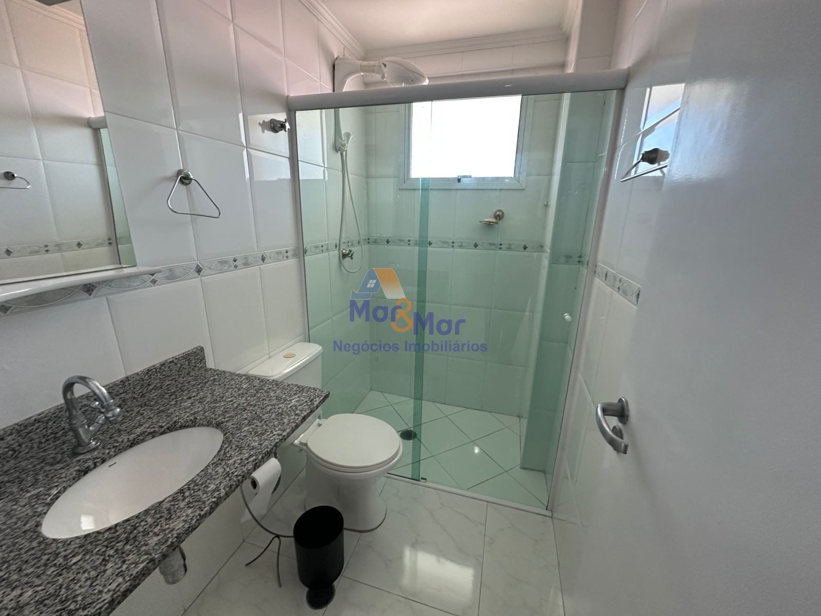 Apartamento na Praia das Astúrias, Guarujá - SP