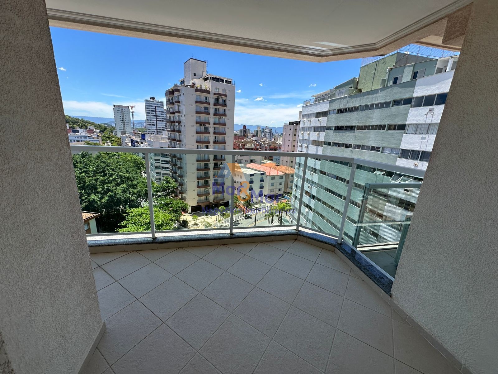 Apartamento na Praia das Astúrias, Guarujá - SP