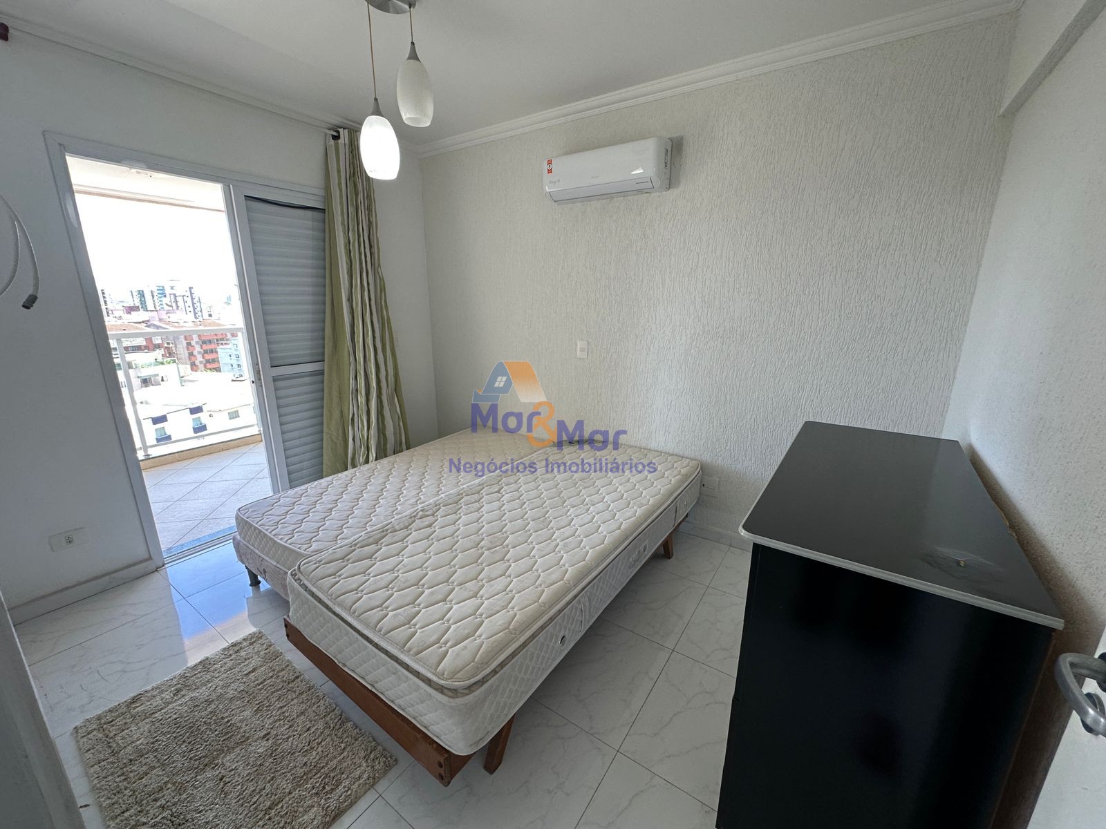 Apartamento na Praia das Astúrias, Guarujá - SP