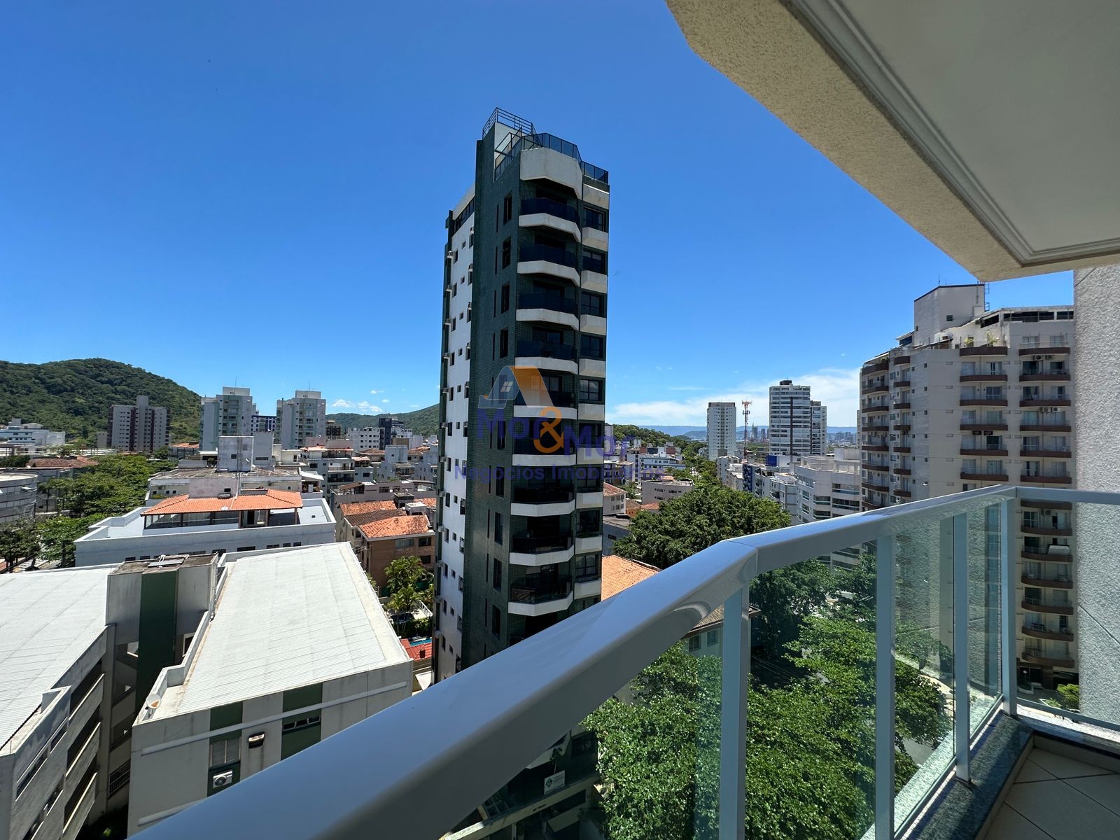 Apartamento na Praia das Astúrias, Guarujá - SP