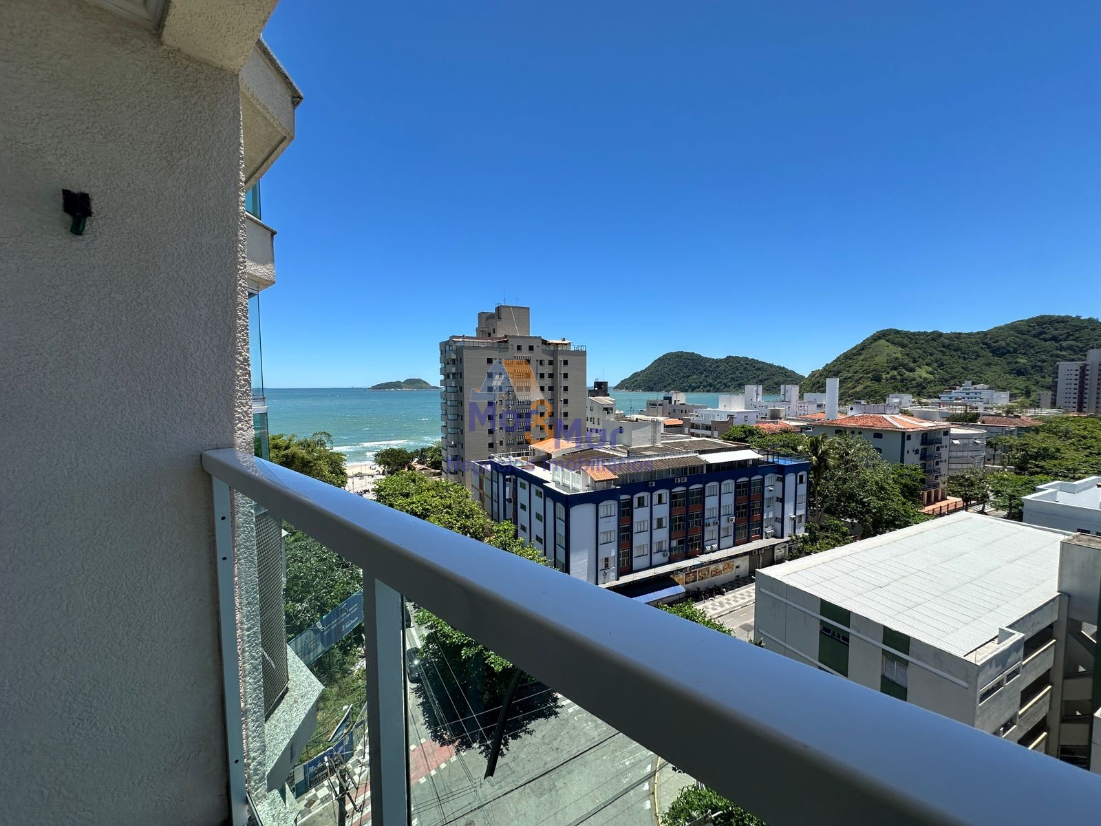 Apartamento na Praia das Astúrias, Guarujá - SP
