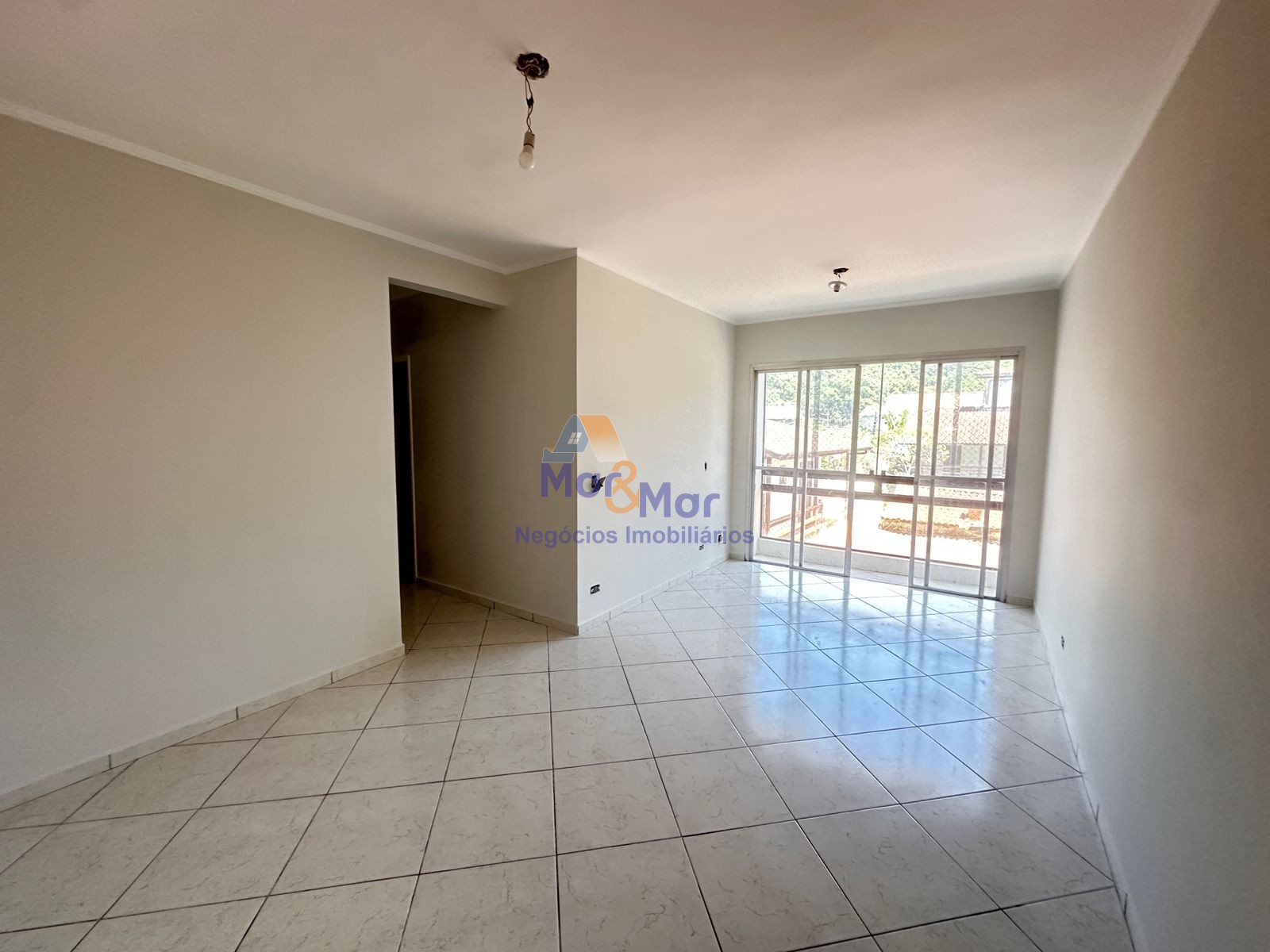 Apartamento na Praia da Enseada, Guarujá - SP