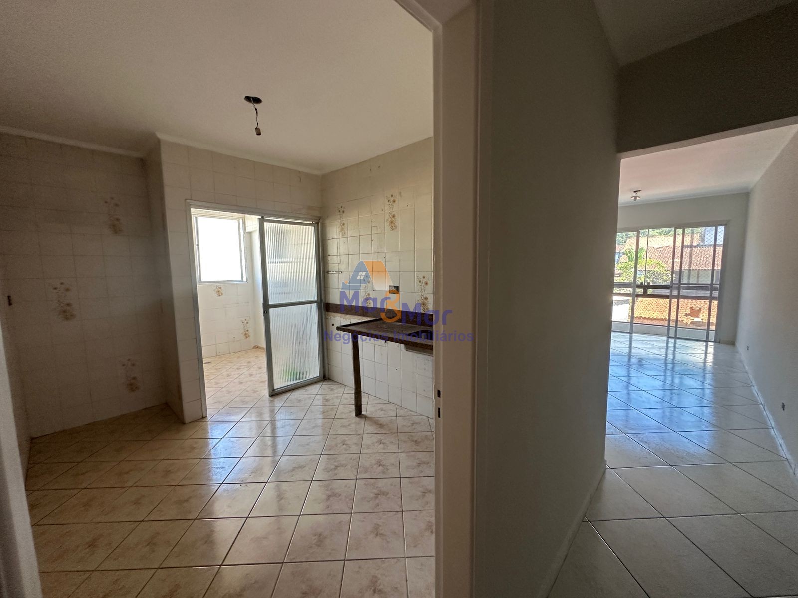 Apartamento na Praia da Enseada, Guarujá - SP