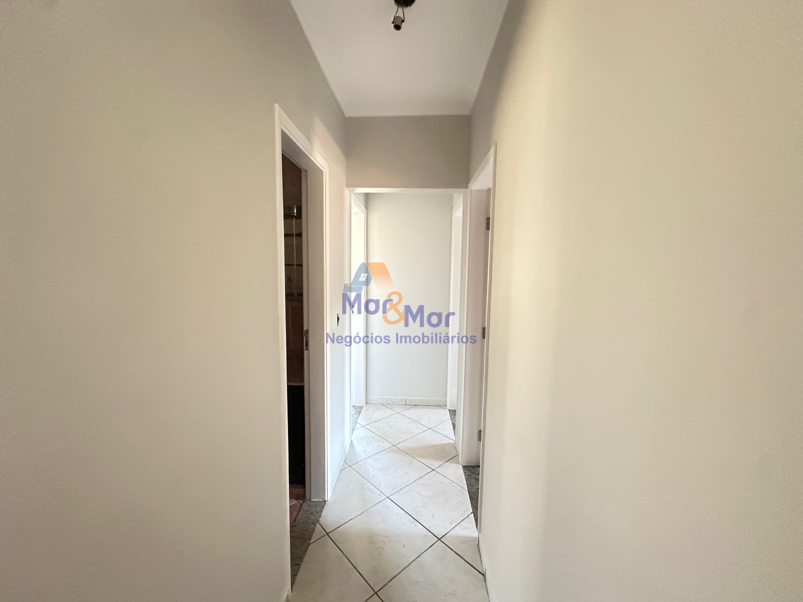 Apartamento na Praia da Enseada, Guarujá - SP